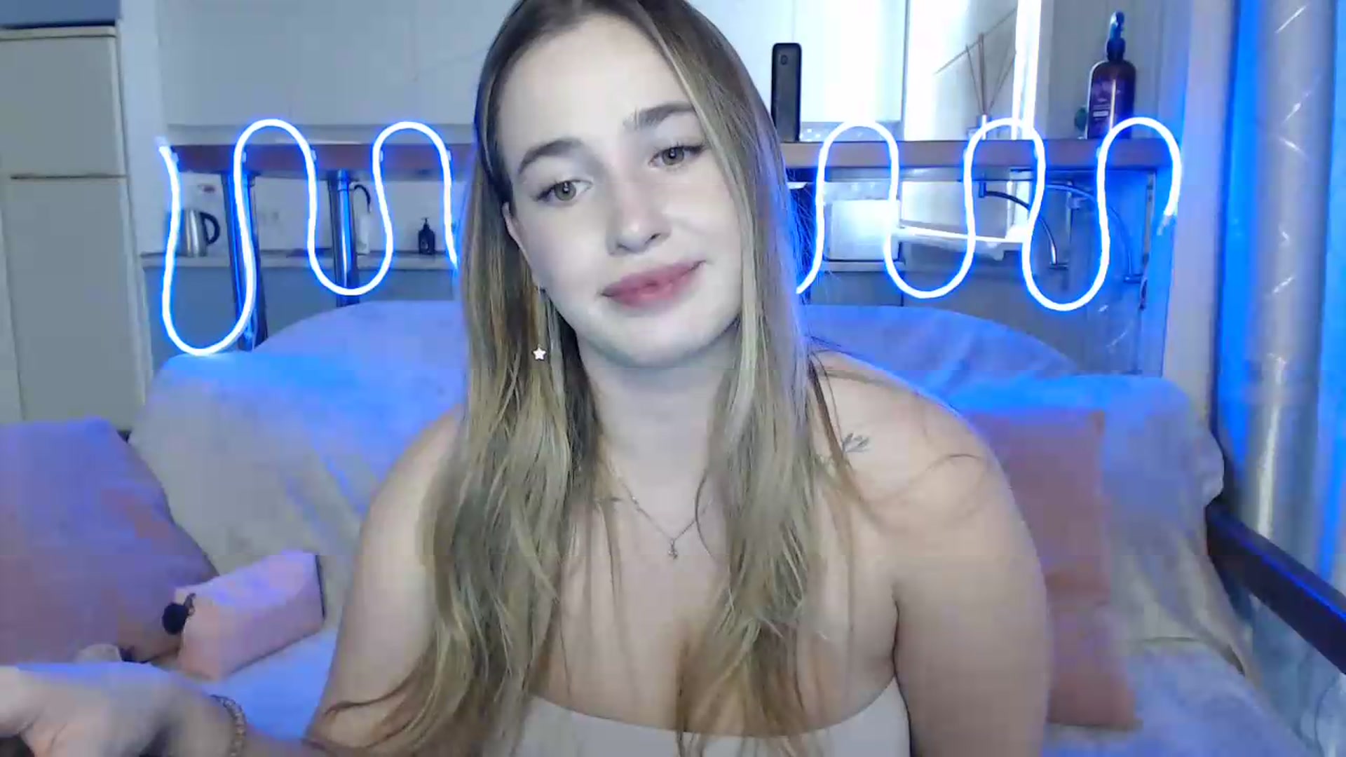 Gallery image thumbnail from Alaya_Wink's myfreecams stream on, 09/27/2026, 11:54 image 18 of 20