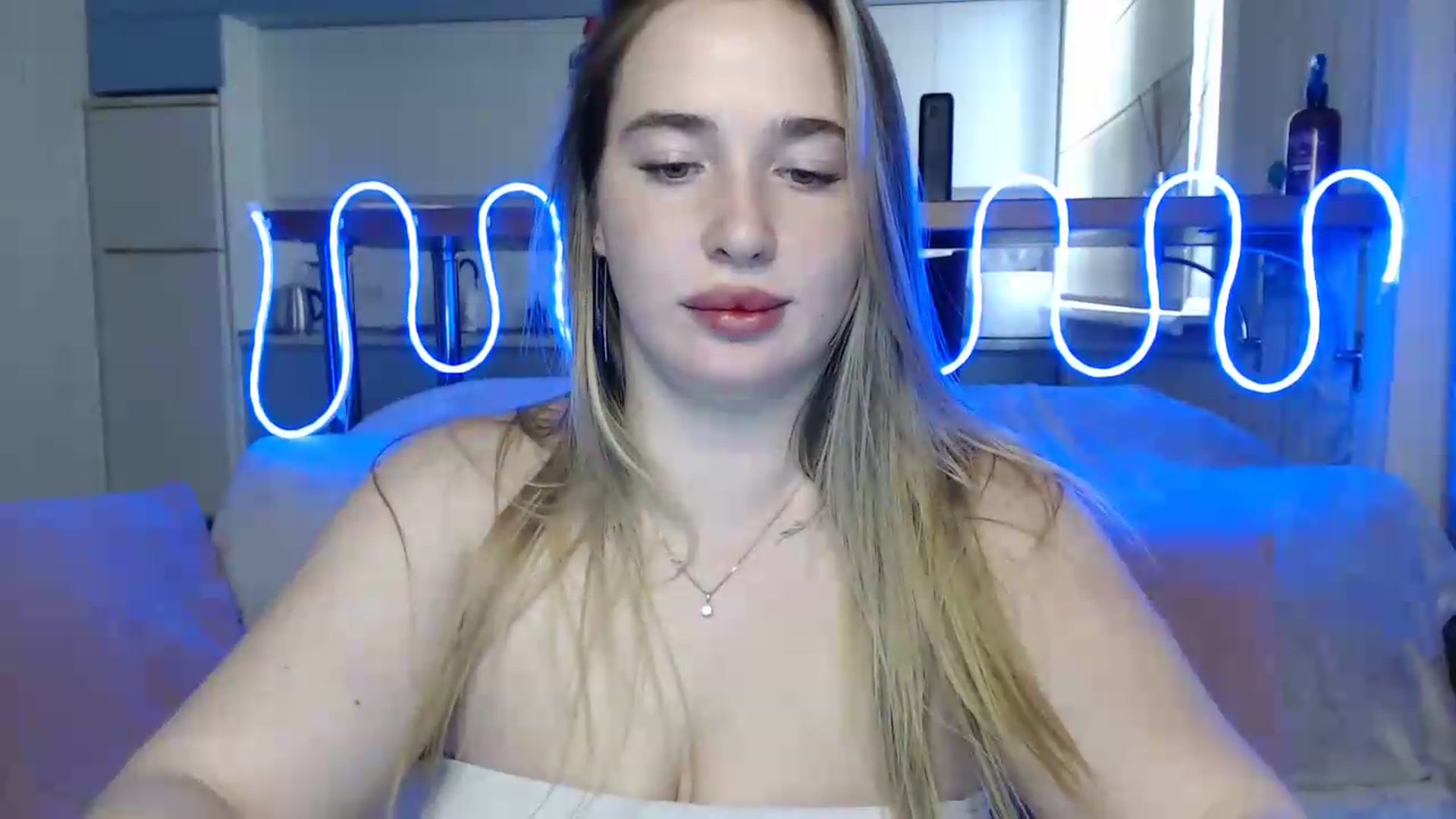 Gallery image thumbnail from Alaya_Wink's myfreecams stream on, 09/28/2026, 13:20 image 15 of 20