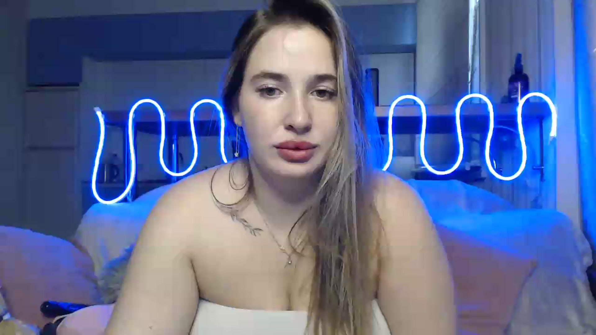 Gallery image thumbnail from Alaya_Wink's myfreecams stream on, 09/28/2026, 15:32 image 6 of 20
