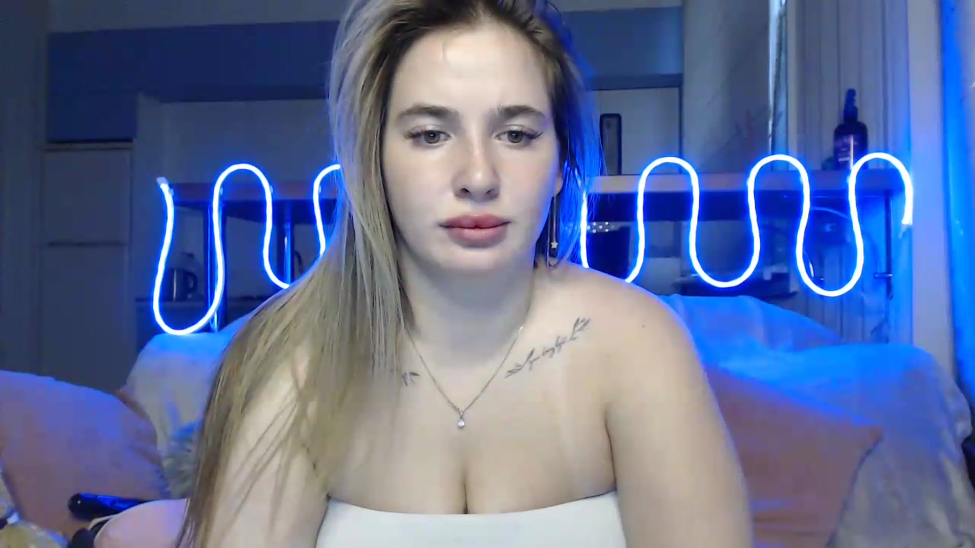 Gallery image thumbnail from Alaya_Wink's myfreecams stream on, 09/28/2026, 15:32 image 16 of 20