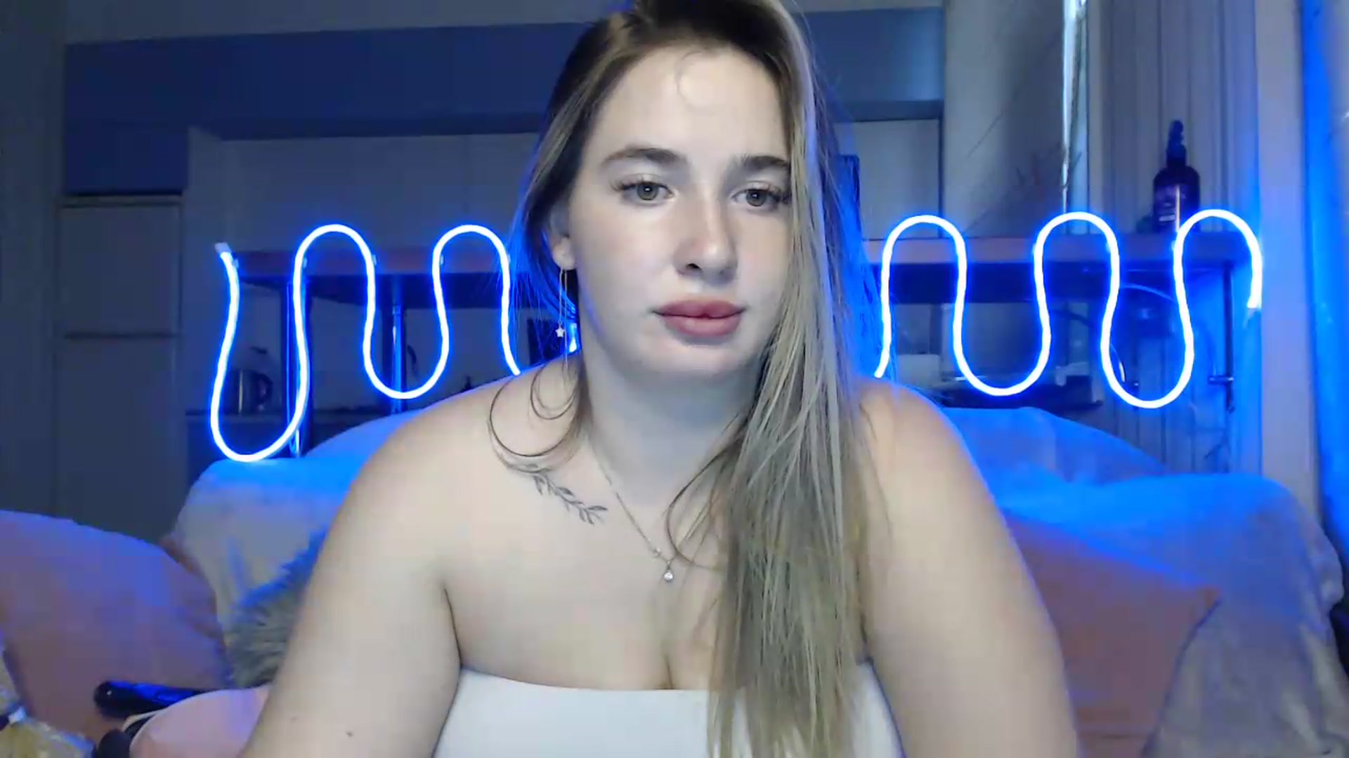 Gallery image thumbnail from Alaya_Wink's myfreecams stream on, 09/28/2026, 15:32 image 7 of 20