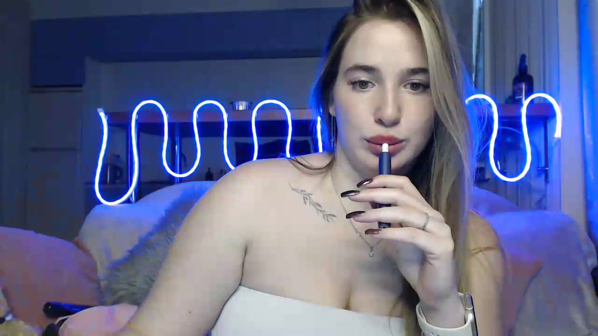 Gallery image thumbnail from Alaya_Wink's myfreecams stream on, 09/28/2026, 15:32 image 18 of 20