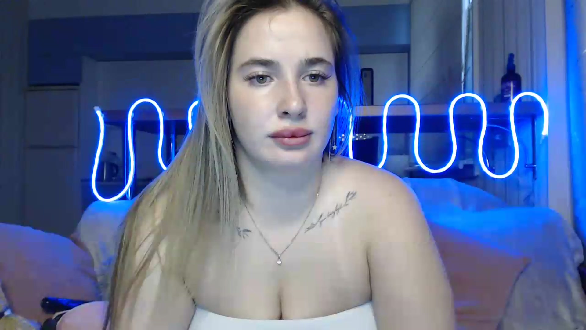 Gallery image thumbnail from Alaya_Wink's myfreecams stream on, 09/28/2026, 15:32 image 14 of 20
