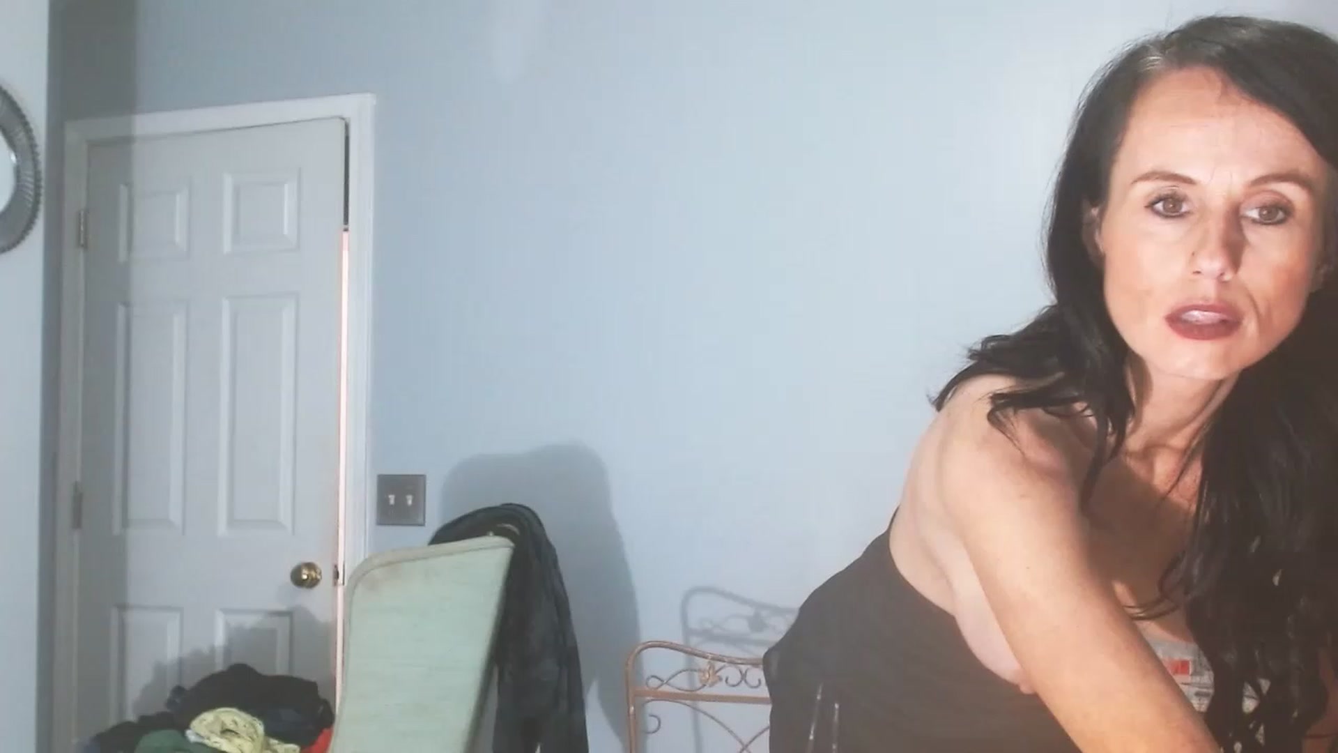 Gallery image thumbnail from Alayna00's myfreecams stream on, 05/29/2023, 09:33 image 18 of 20