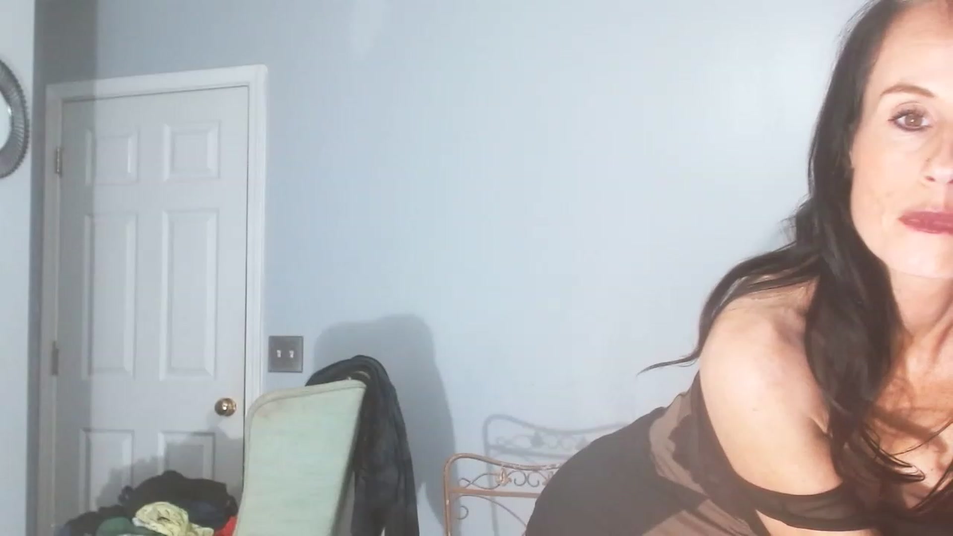 Gallery image thumbnail from Alayna00's myfreecams stream on, 05/29/2023, 09:33 image 4 of 20
