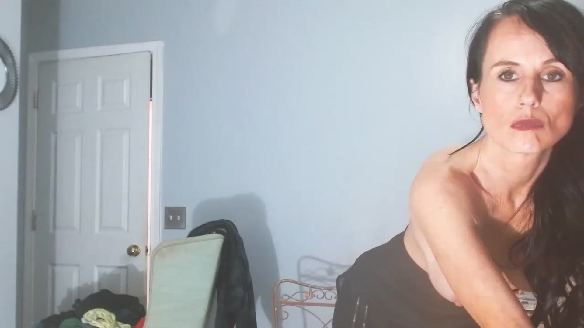 Gallery image thumbnail from Alayna00's myfreecams stream on, 05/29/2023, 09:33 image 20 of 20