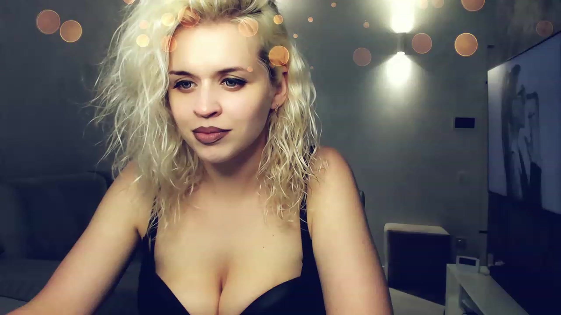 Gallery image thumbnail from AleXXXaKiss's myfreecams stream on, 11/20/2022, 16:48 image 16 of 20