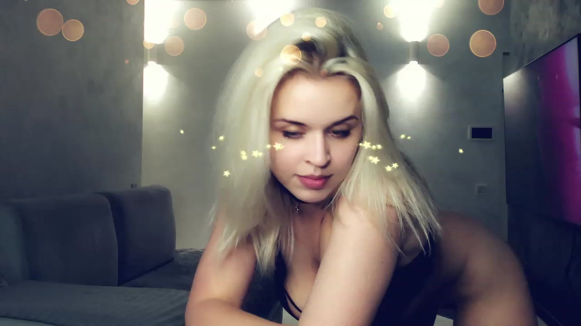Gallery image thumbnail from AleXXXaKiss's myfreecams stream on, 11/26/2022, 21:36 image 2 of 20