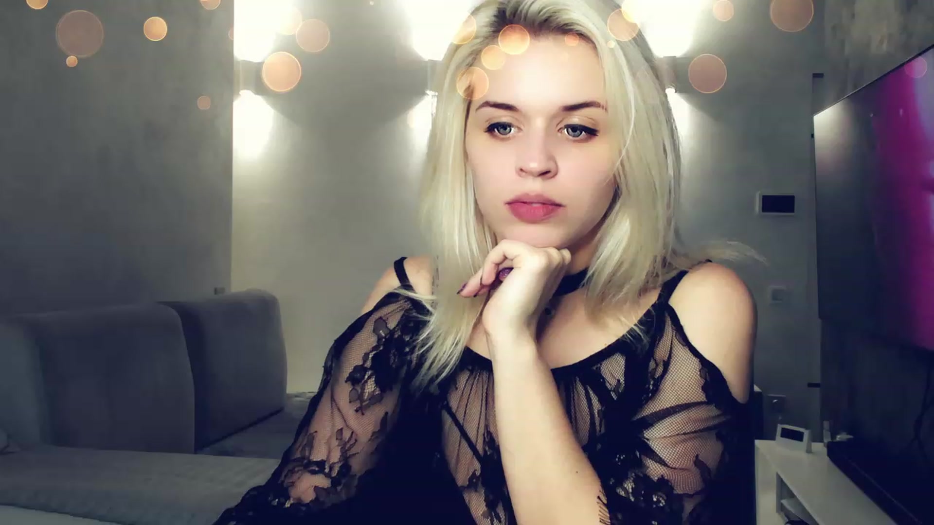 Gallery image thumbnail from AleXXXaKiss's myfreecams stream on, 11/26/2022, 21:36 image 11 of 20