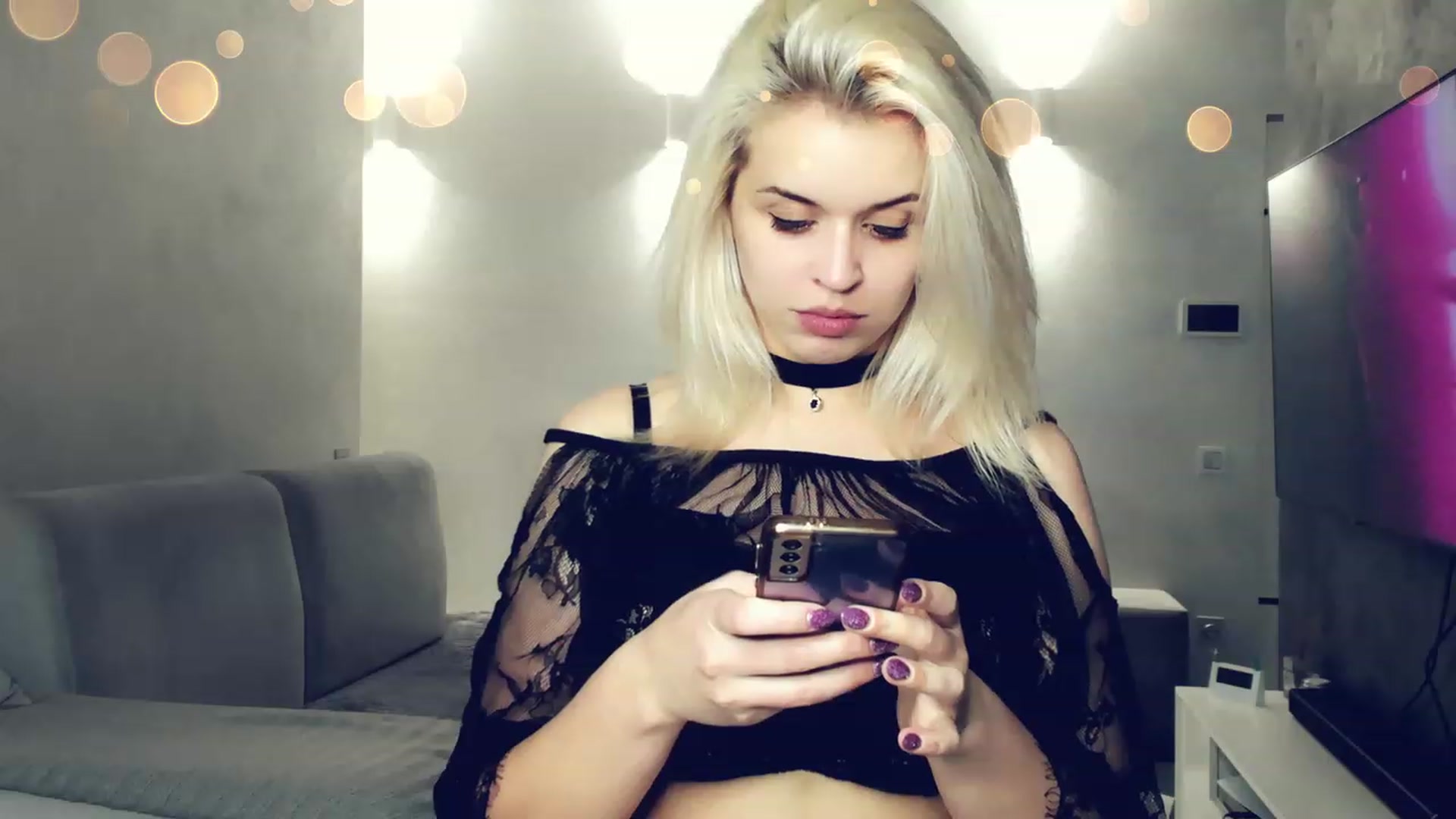 Gallery image thumbnail from AleXXXaKiss's myfreecams stream on, 11/26/2022, 21:36 image 19 of 20