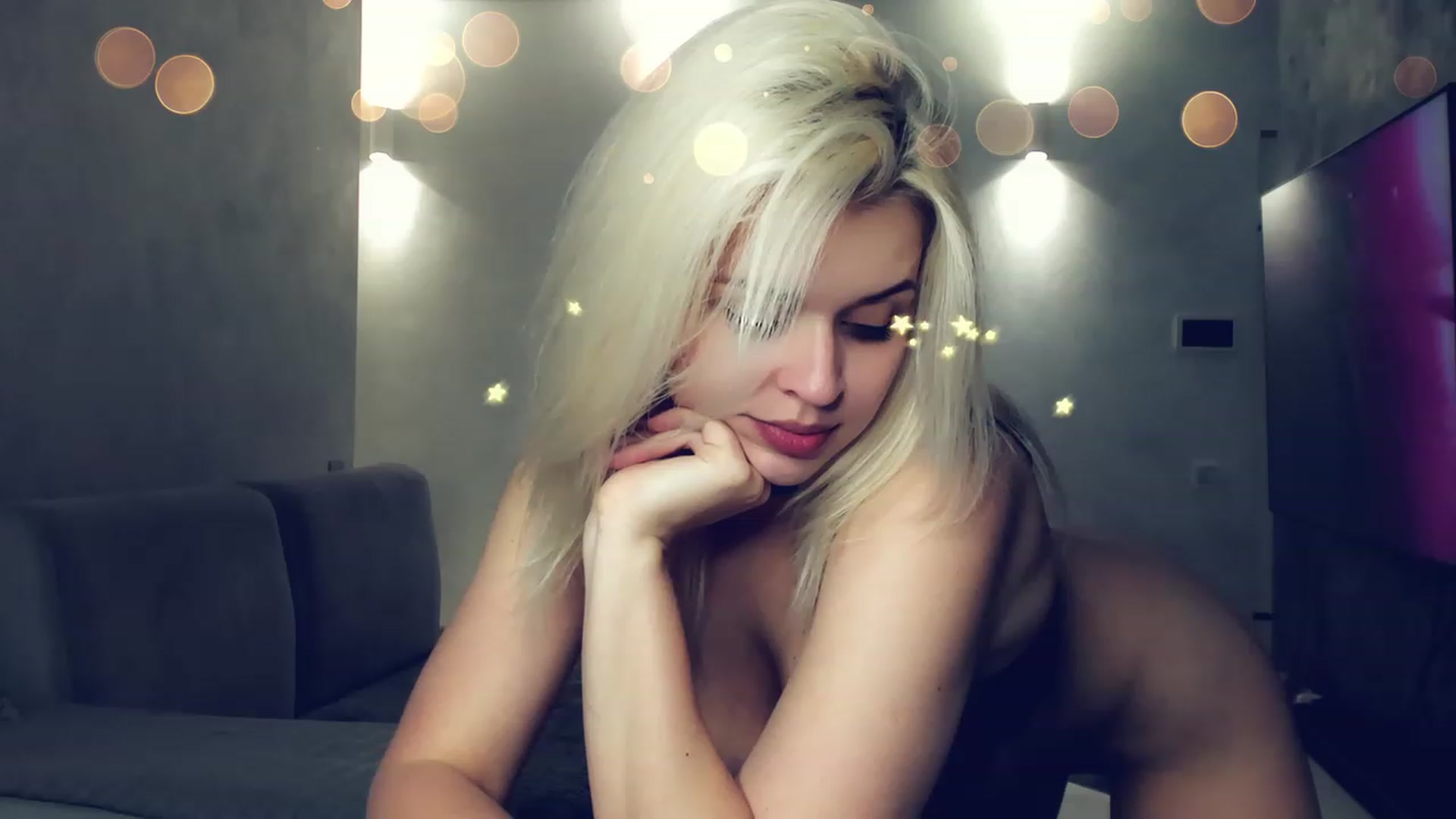 Gallery image thumbnail from AleXXXaKiss's myfreecams stream on, 11/26/2022, 21:36 image 3 of 20