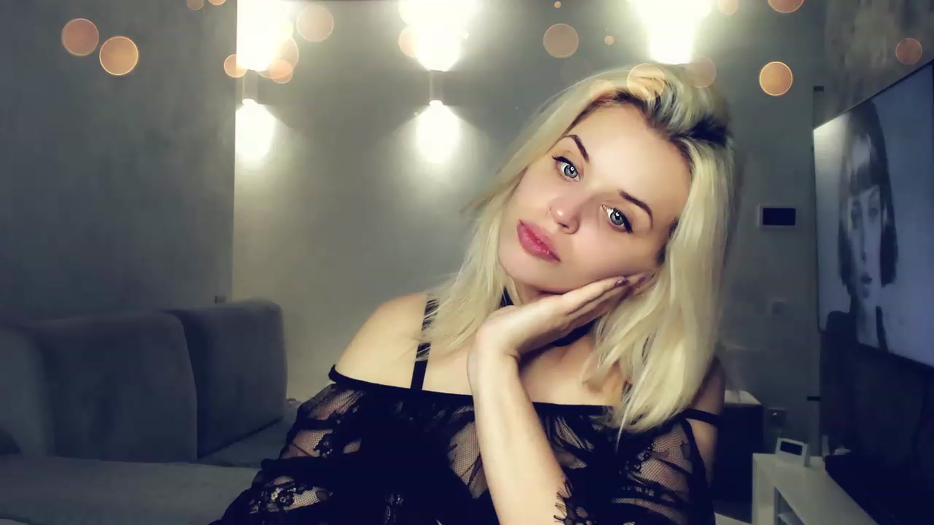 Gallery image thumbnail from AleXXXaKiss's myfreecams stream on, 11/27/2022, 07:25 image 16 of 20