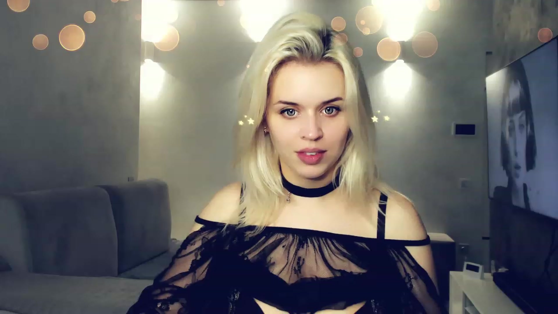 Gallery image thumbnail from AleXXXaKiss's myfreecams stream on, 11/27/2022, 07:25 image 17 of 20