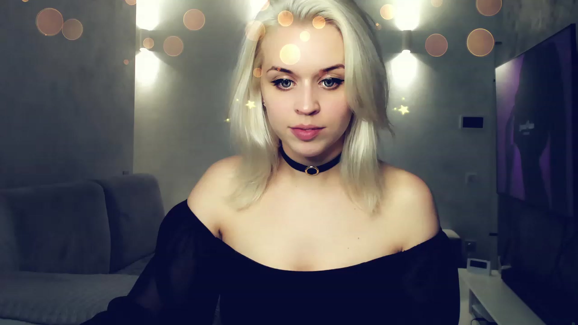 Gallery image thumbnail from AleXXXaKiss's myfreecams stream on, 12/31/2022, 20:05 image 8 of 20
