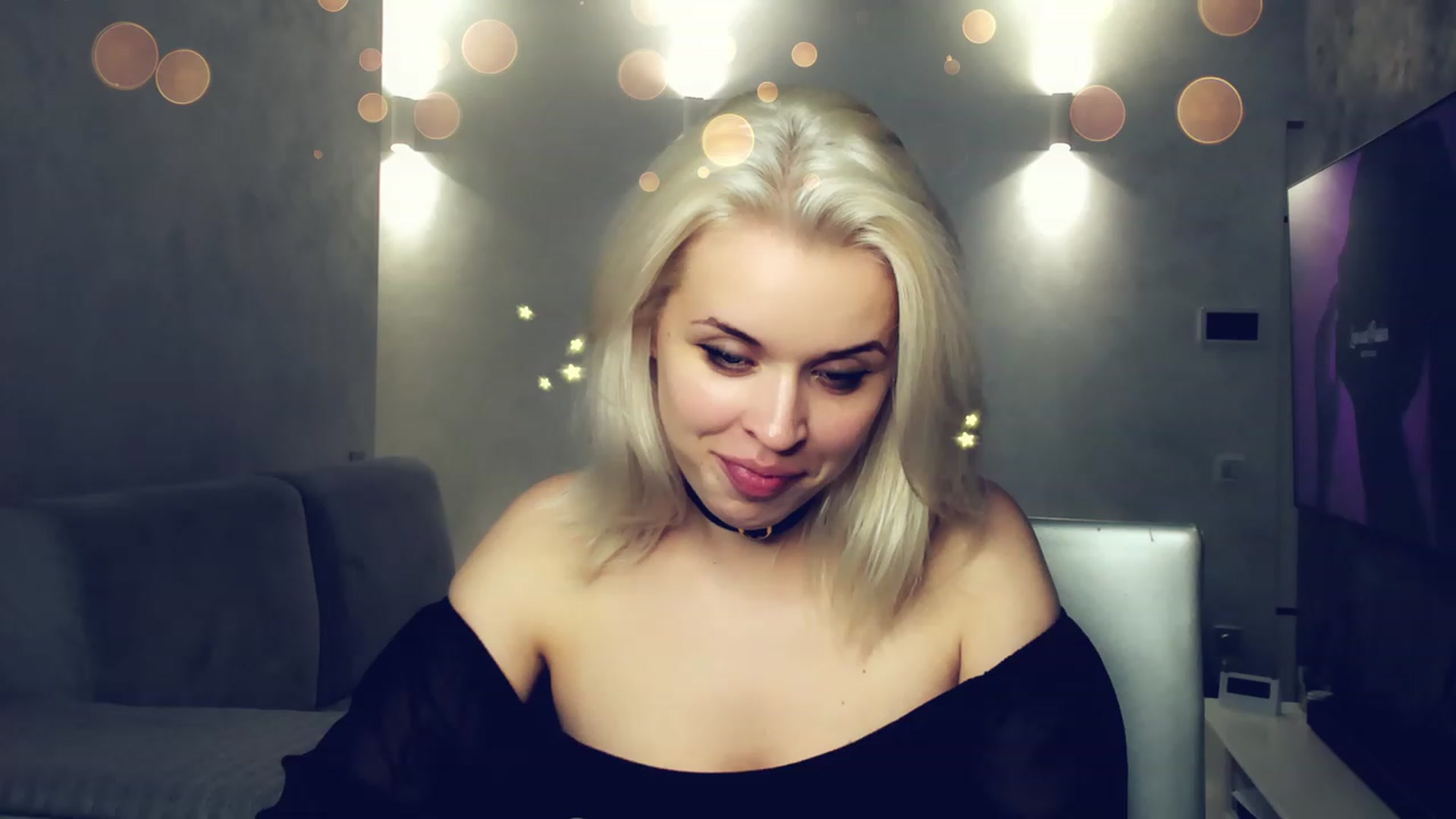 Gallery image thumbnail from AleXXXaKiss's myfreecams stream on, 12/31/2022, 20:05 image 15 of 20
