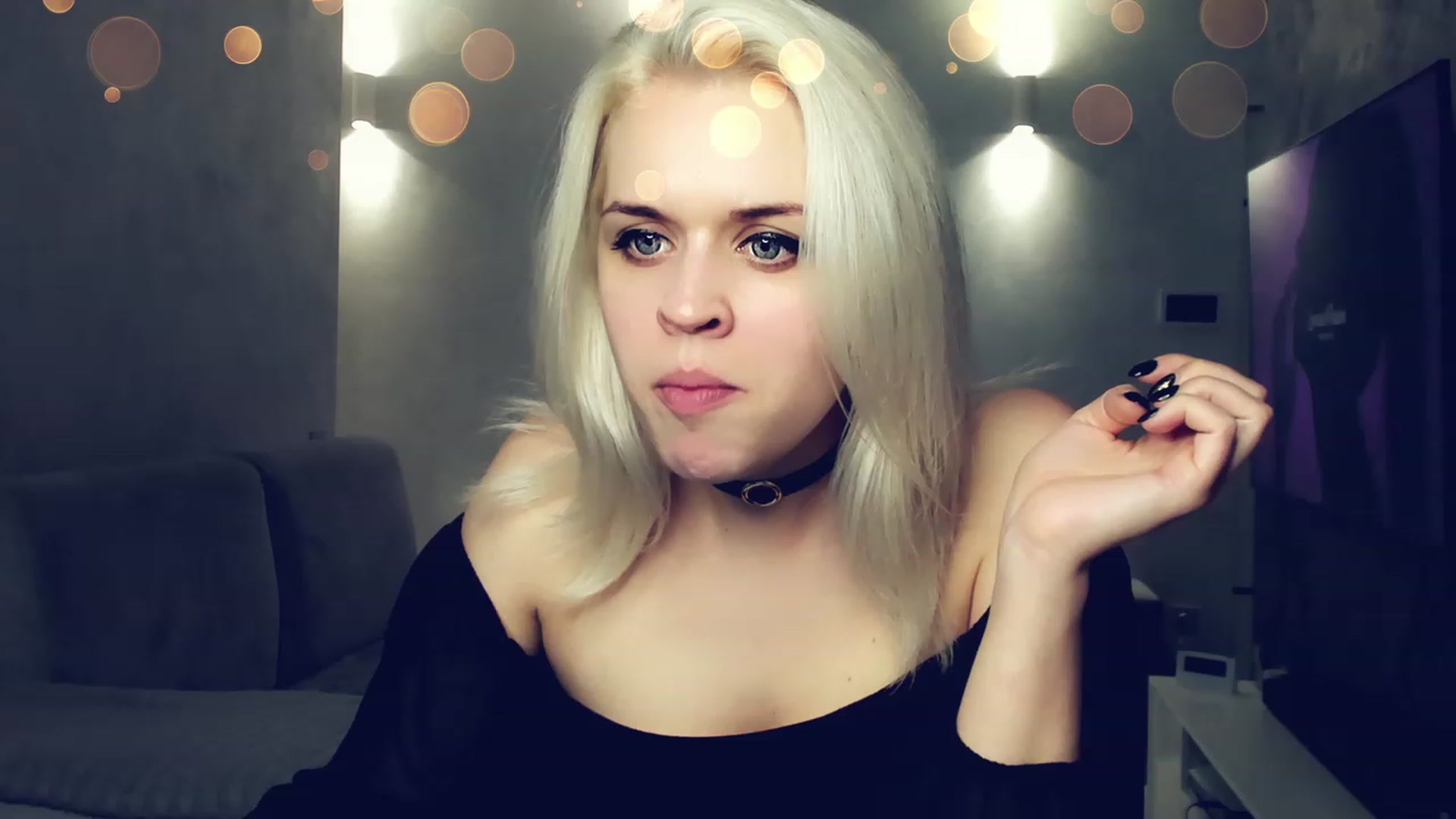 Gallery image thumbnail from AleXXXaKiss's myfreecams stream on, 12/31/2022, 20:05 image 9 of 20