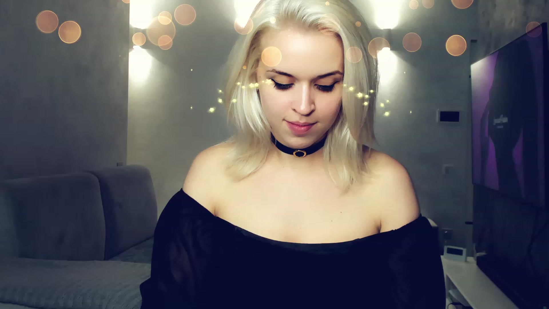 Gallery image thumbnail from AleXXXaKiss's myfreecams stream on, 12/31/2022, 20:05 image 6 of 20