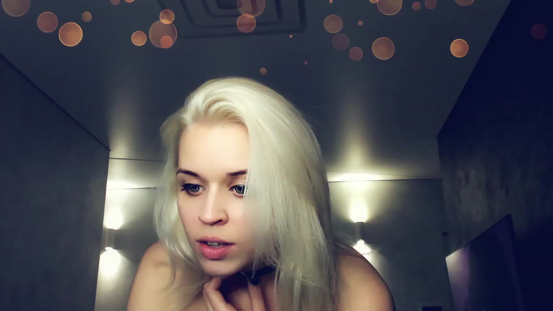 Gallery image thumbnail from AleXXXaKiss's myfreecams stream on, 12/31/2022, 20:05 image 5 of 20