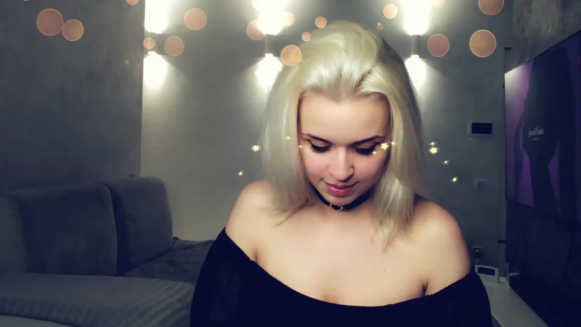 Gallery image thumbnail from AleXXXaKiss's myfreecams stream on, 12/31/2022, 22:28 image 13 of 20