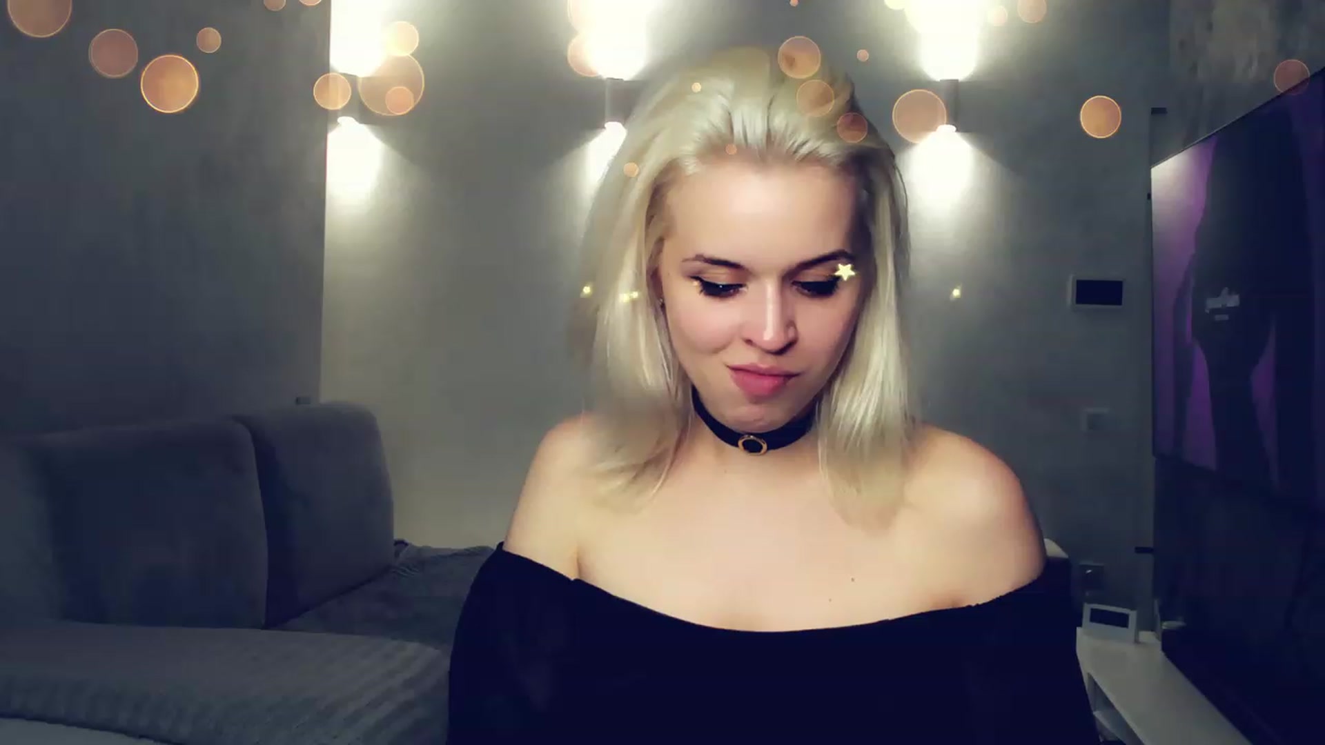 Gallery image thumbnail from AleXXXaKiss's myfreecams stream on, 12/31/2022, 22:28 image 4 of 20
