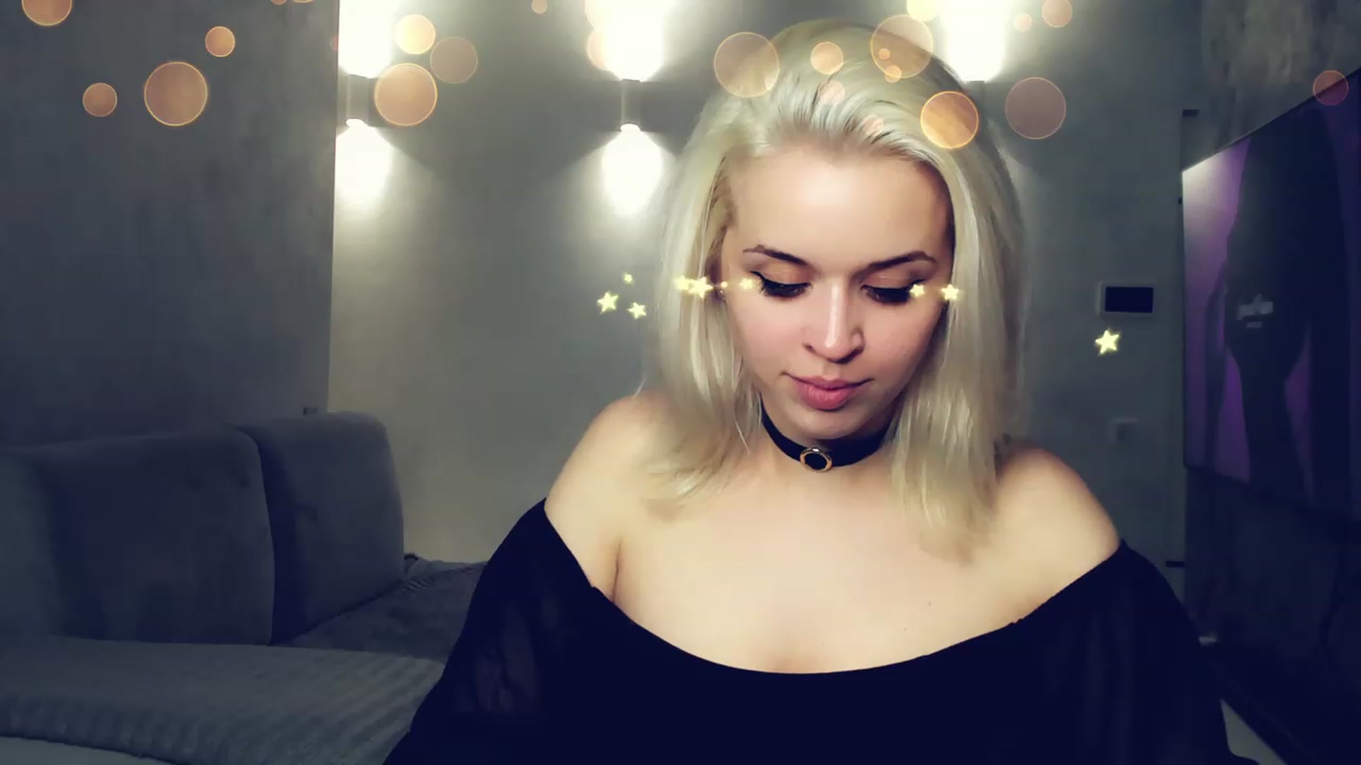 Gallery image thumbnail from AleXXXaKiss's myfreecams stream on, 12/31/2022, 22:28 image 7 of 20
