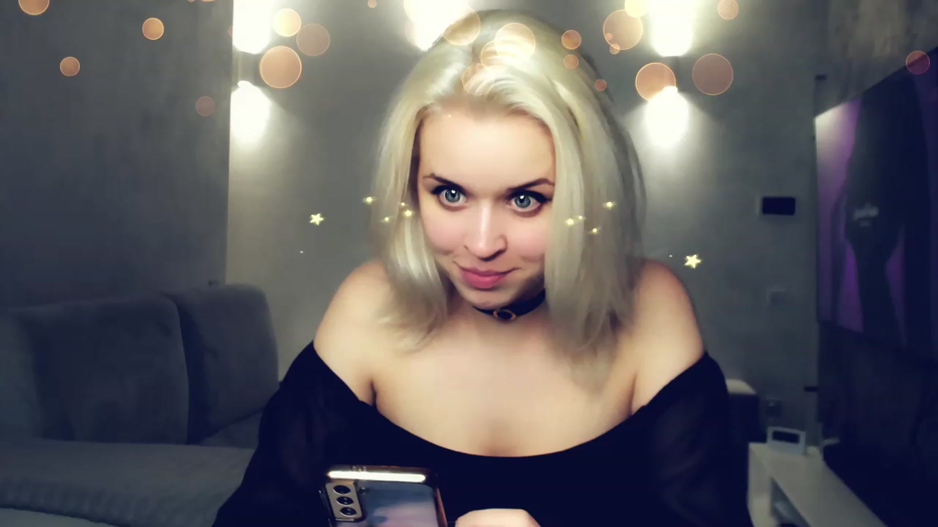 Gallery image thumbnail from AleXXXaKiss's myfreecams stream on, 12/31/2022, 22:28 image 18 of 20