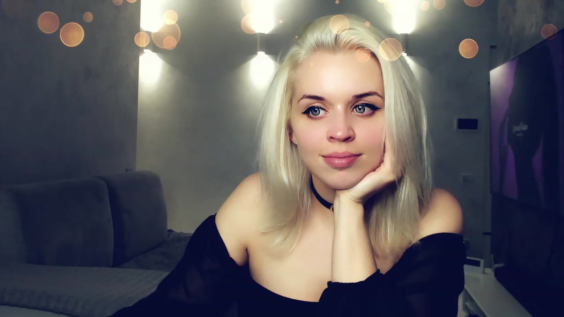 Gallery image thumbnail from AleXXXaKiss's myfreecams stream on, 12/31/2022, 22:28 image 8 of 20