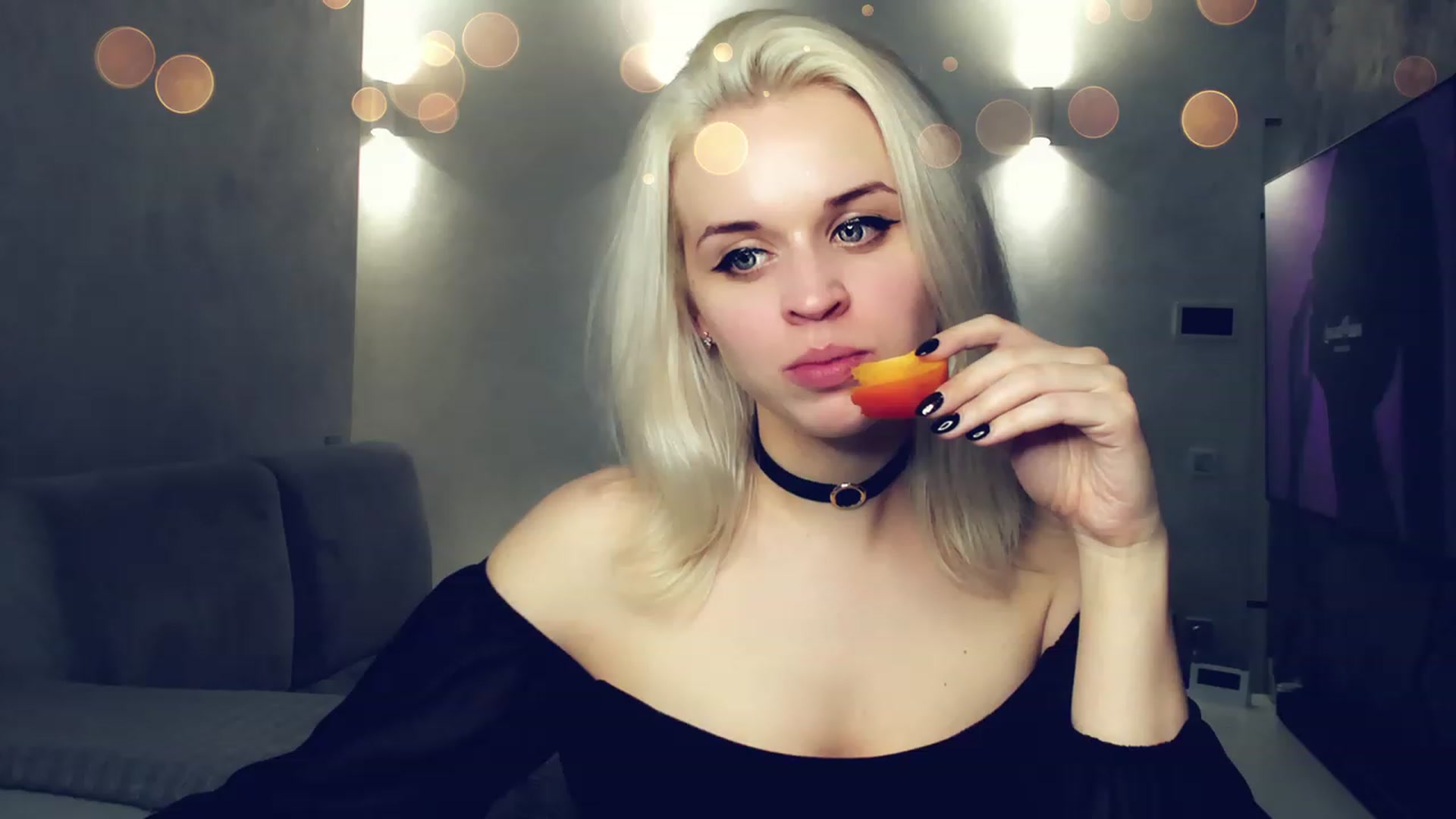 Gallery image thumbnail from AleXXXaKiss's myfreecams stream on, 12/31/2022, 22:28 image 1 of 20