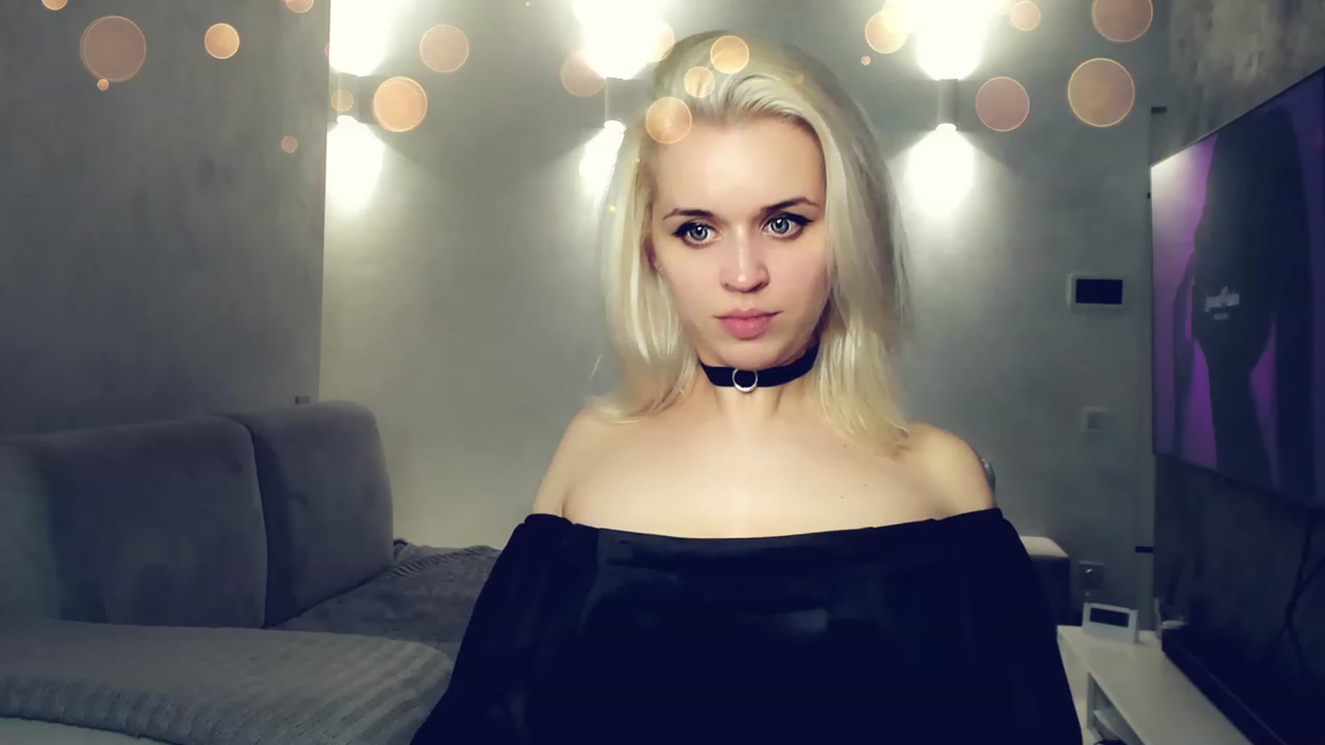 Gallery image thumbnail from AleXXXaKiss's myfreecams stream on, 12/31/2022, 22:28 image 6 of 20