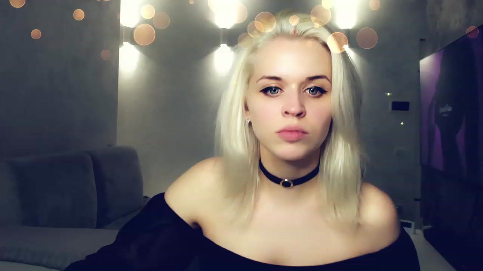 Gallery image thumbnail from AleXXXaKiss's myfreecams stream on, 12/31/2022, 22:28 image 3 of 20