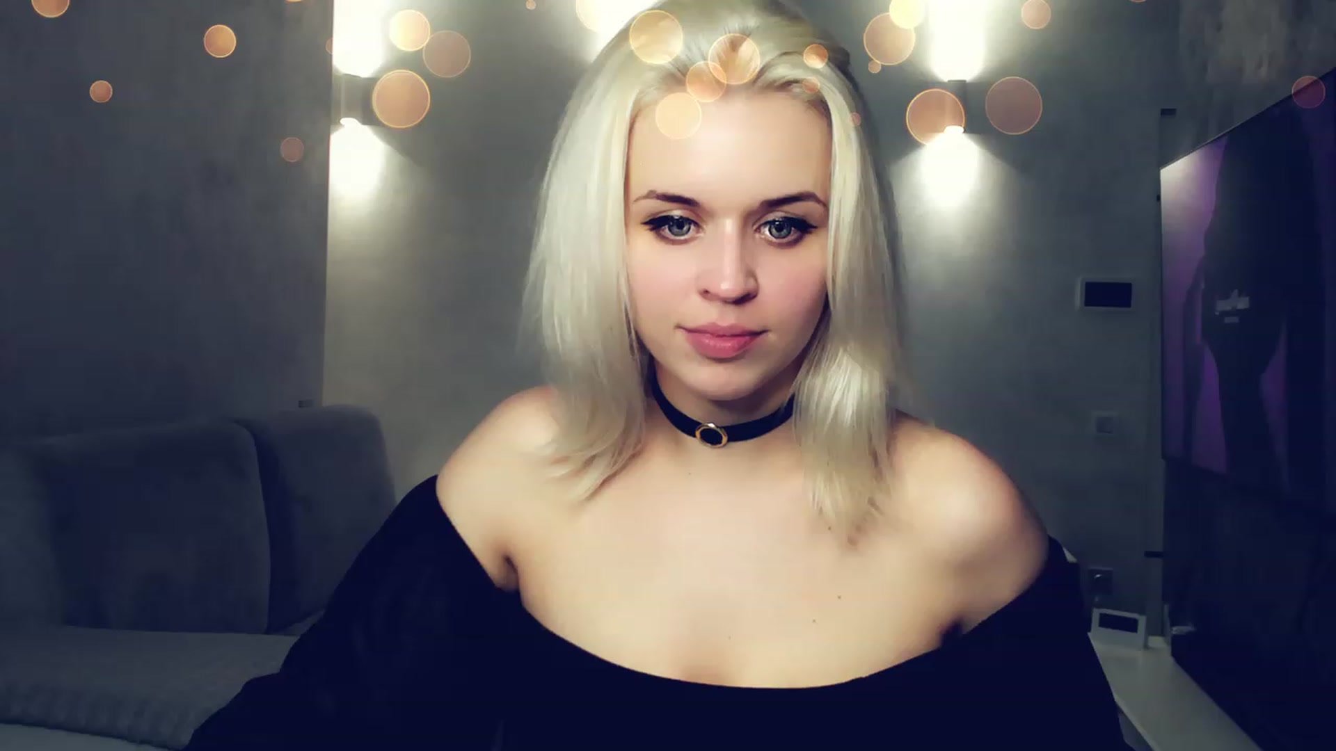 Gallery image thumbnail from AleXXXaKiss's myfreecams stream on, 12/31/2022, 22:28 image 14 of 20