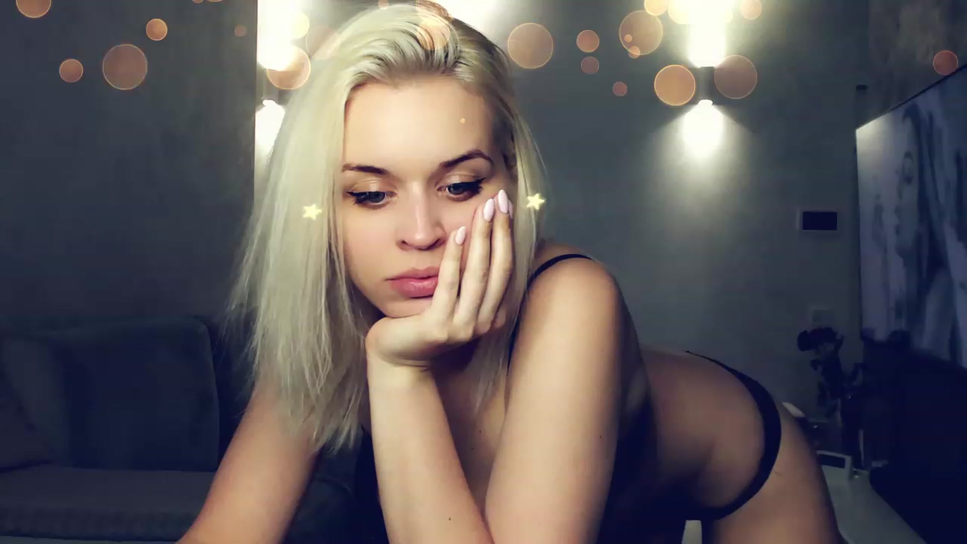 Gallery image thumbnail from AleXXXaKiss's myfreecams stream on, 01/08/2023, 18:25 image 2 of 20