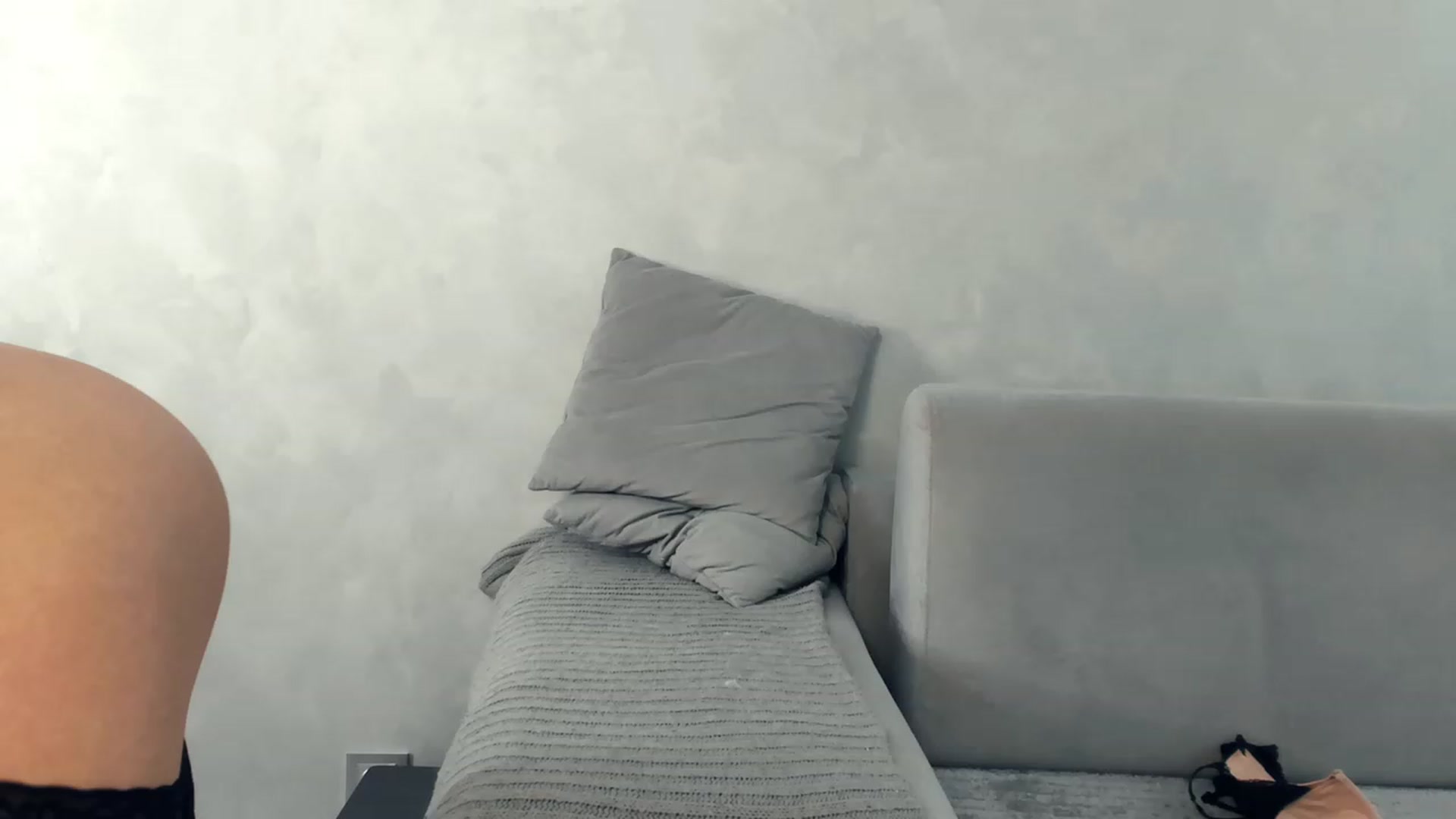 Gallery image thumbnail from AleXXXaKiss's myfreecams stream on, 04/01/2023, 23:25 image 7 of 20