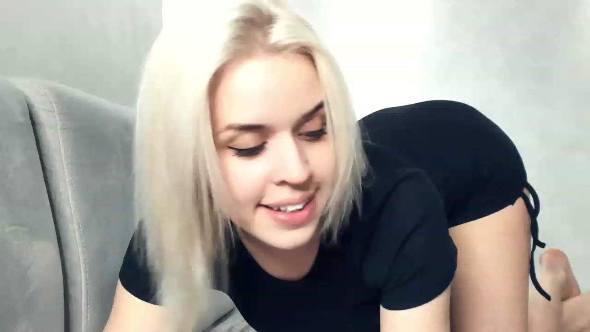 Gallery image thumbnail from AleXXXaKiss's myfreecams stream on, 04/16/2023, 21:24 image 10 of 20