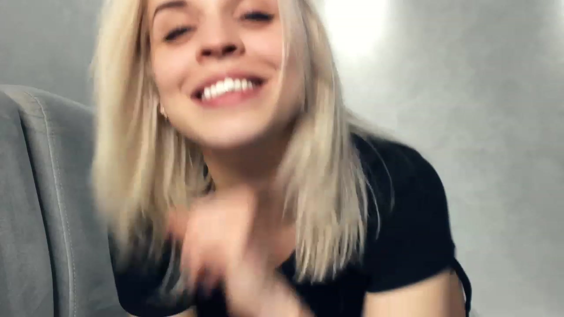 Gallery image thumbnail from AleXXXaKiss's myfreecams stream on, 04/16/2023, 21:24 image 16 of 20