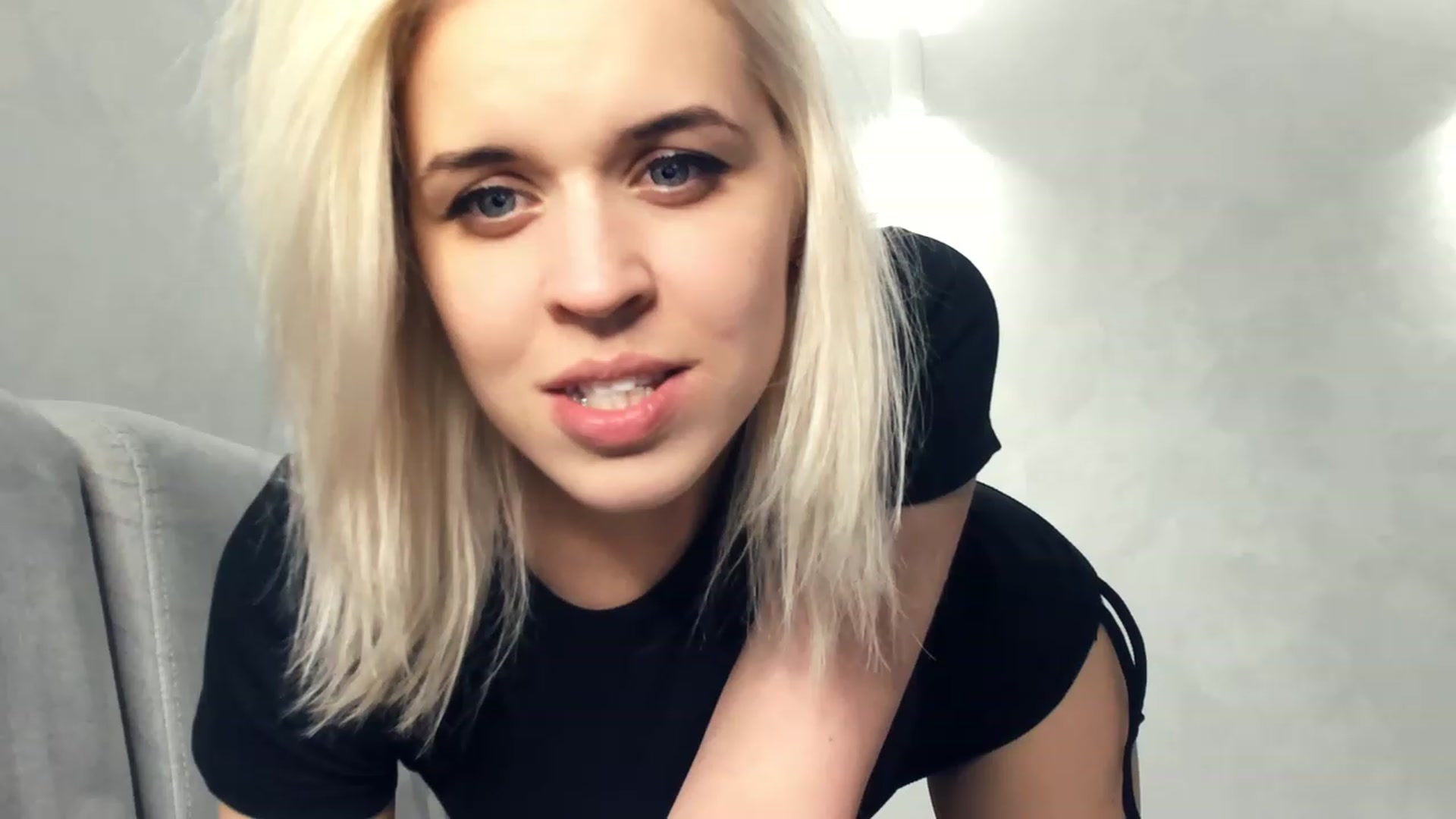 Gallery image thumbnail from AleXXXaKiss's myfreecams stream on, 04/16/2023, 21:24 image 12 of 20