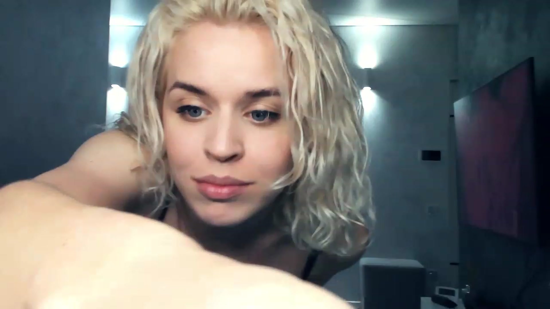 Gallery image thumbnail from AleXXXaKiss's myfreecams stream on, 07/16/2023, 23:15 image 4 of 20