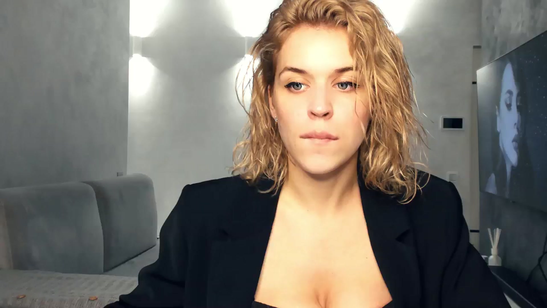 Gallery image thumbnail from AleXXXaKiss's myfreecams stream on, 08/10/2023, 11:40 image 18 of 20