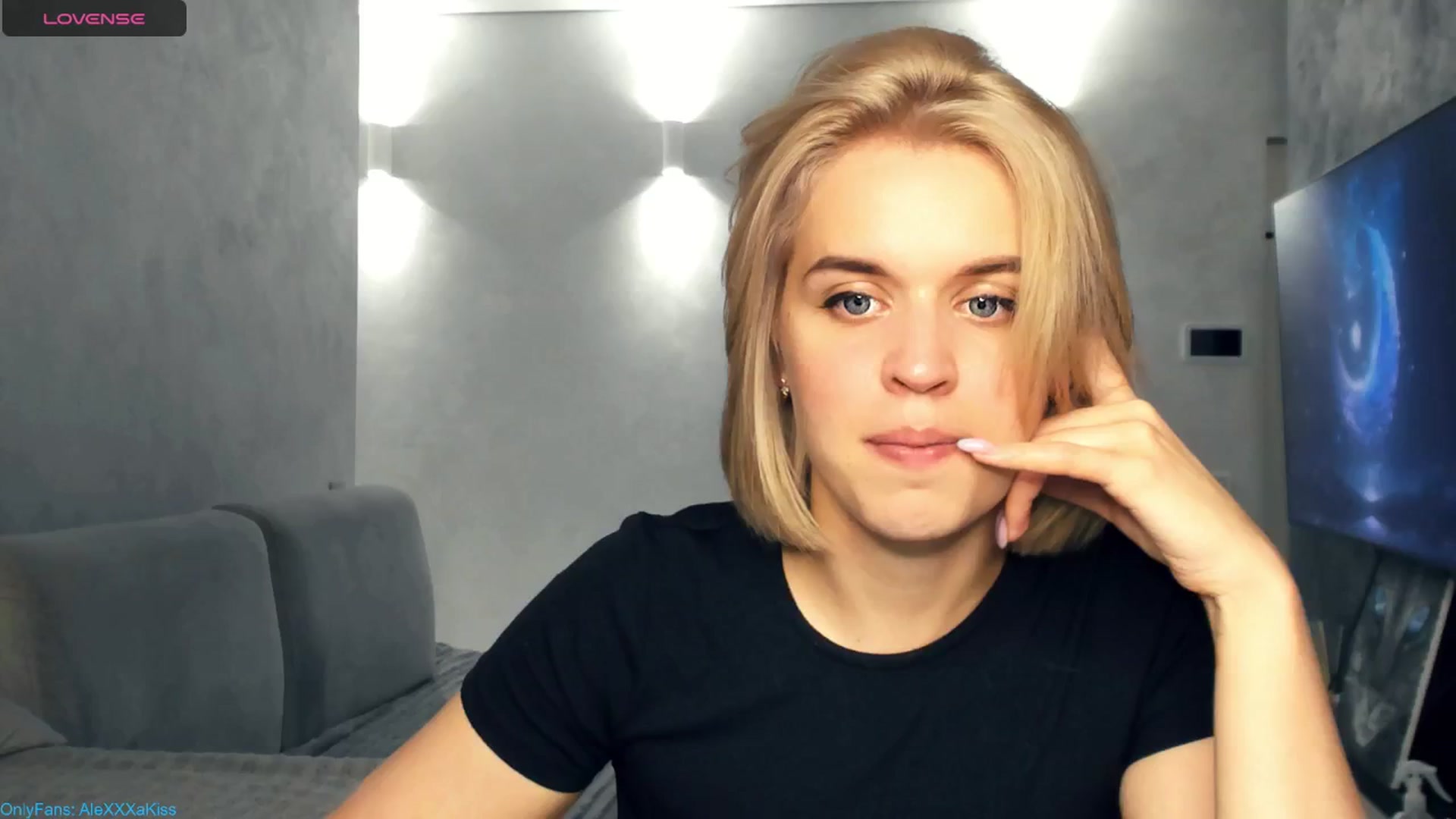 Gallery image thumbnail from AleXXXaKiss's myfreecams stream on, 08/23/2024, 20:54 image 14 of 20