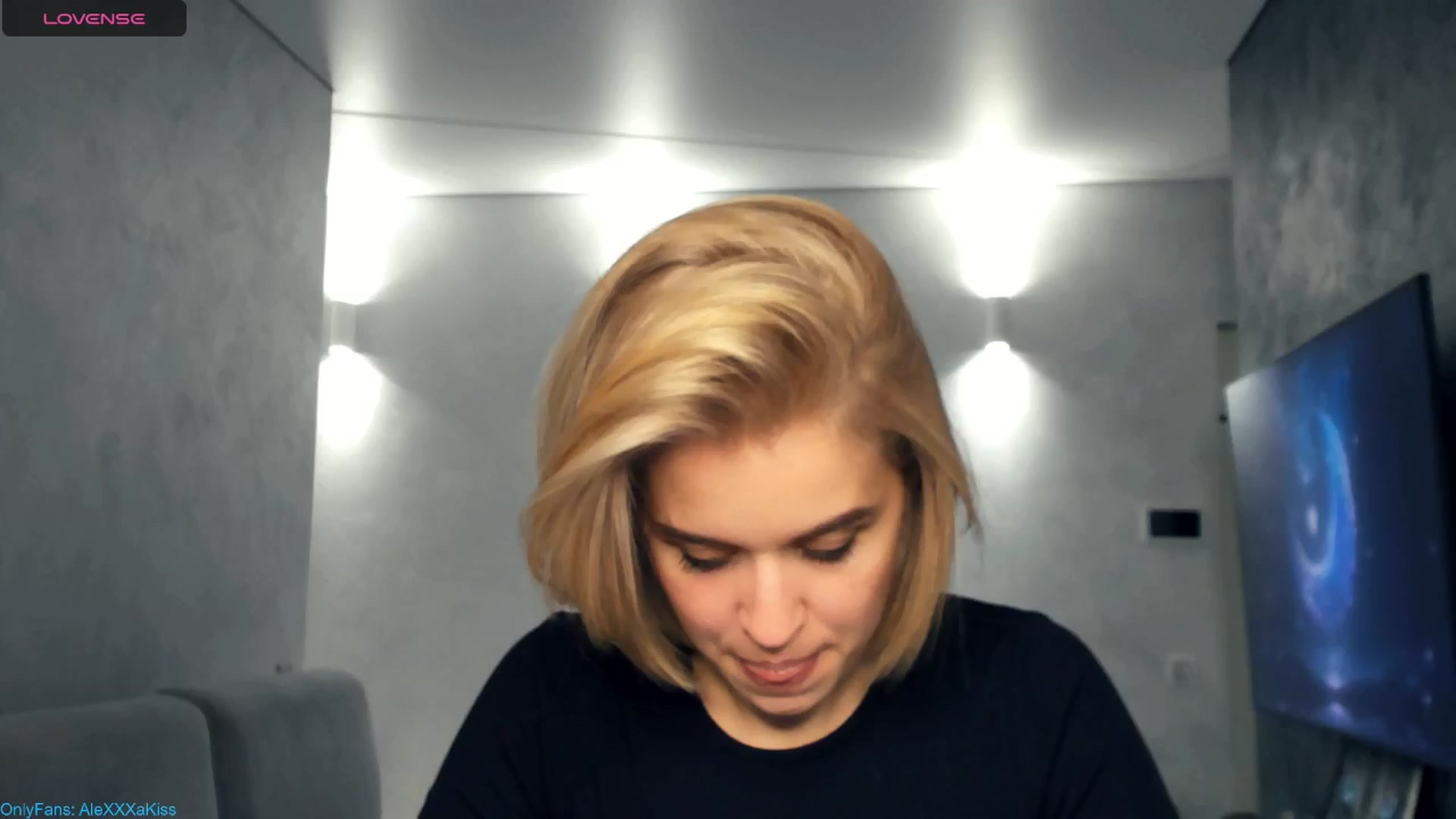 Gallery image thumbnail from AleXXXaKiss's myfreecams stream on, 08/23/2024, 20:54 image 8 of 20
