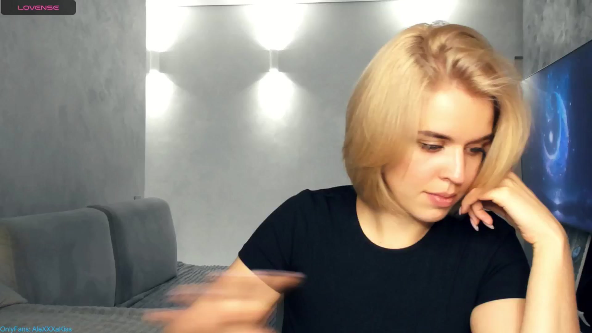 Gallery image thumbnail from AleXXXaKiss's myfreecams stream on, 08/23/2024, 20:54 image 16 of 20