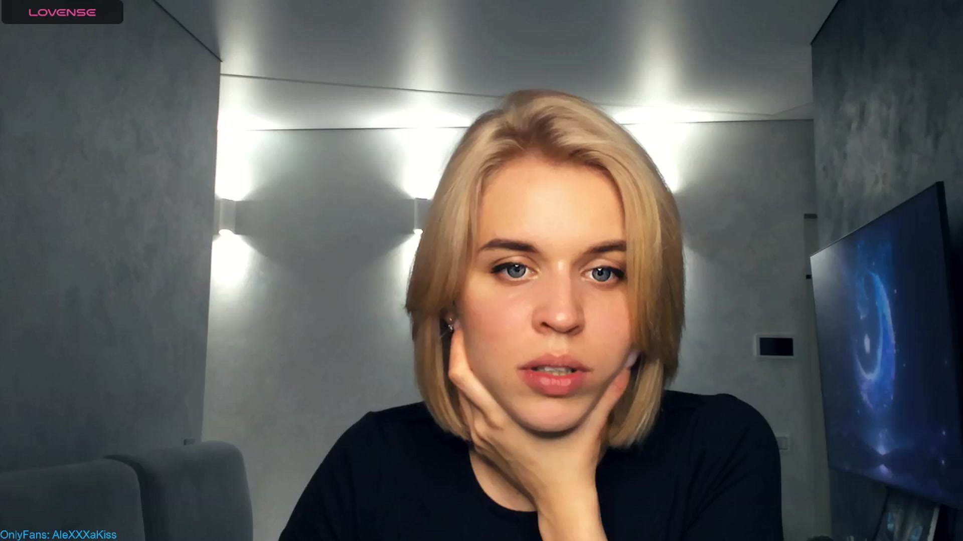 Gallery image thumbnail from AleXXXaKiss's myfreecams stream on, 08/23/2024, 20:54 image 7 of 20