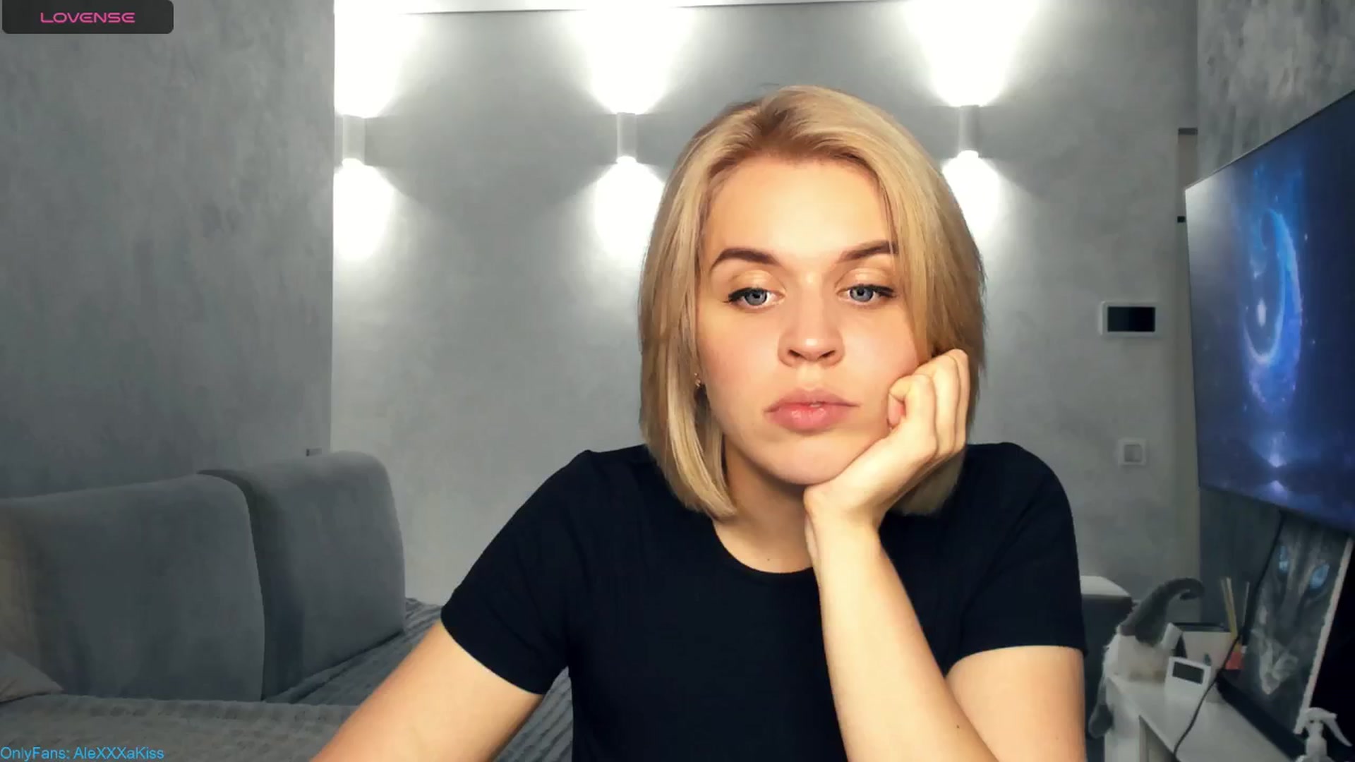 Gallery image thumbnail from AleXXXaKiss's myfreecams stream on, 08/23/2024, 20:54 image 13 of 20