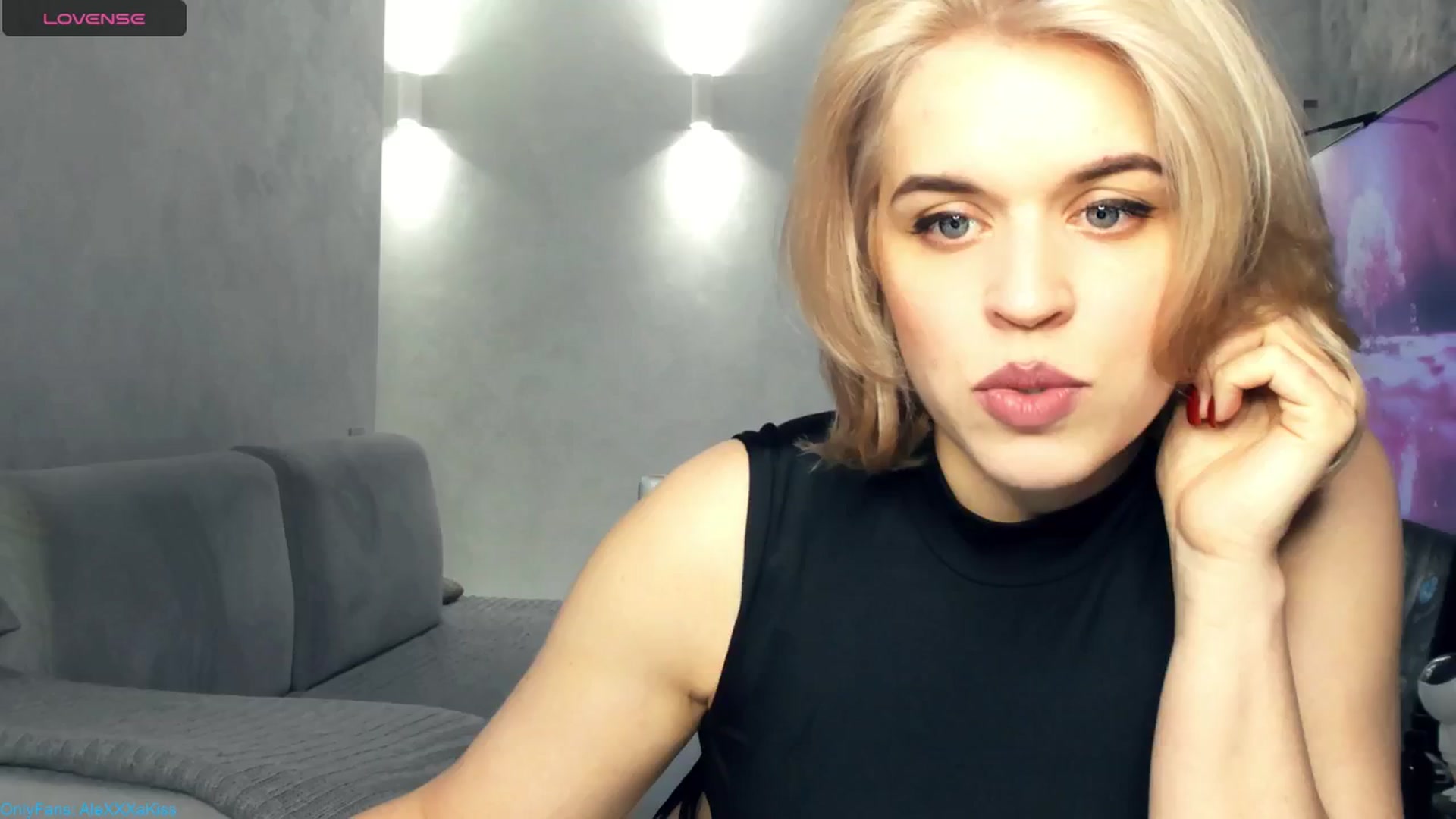 Gallery image thumbnail from AleXXXaKiss's myfreecams stream on, 02/16/2025, 15:31 image 6 of 20