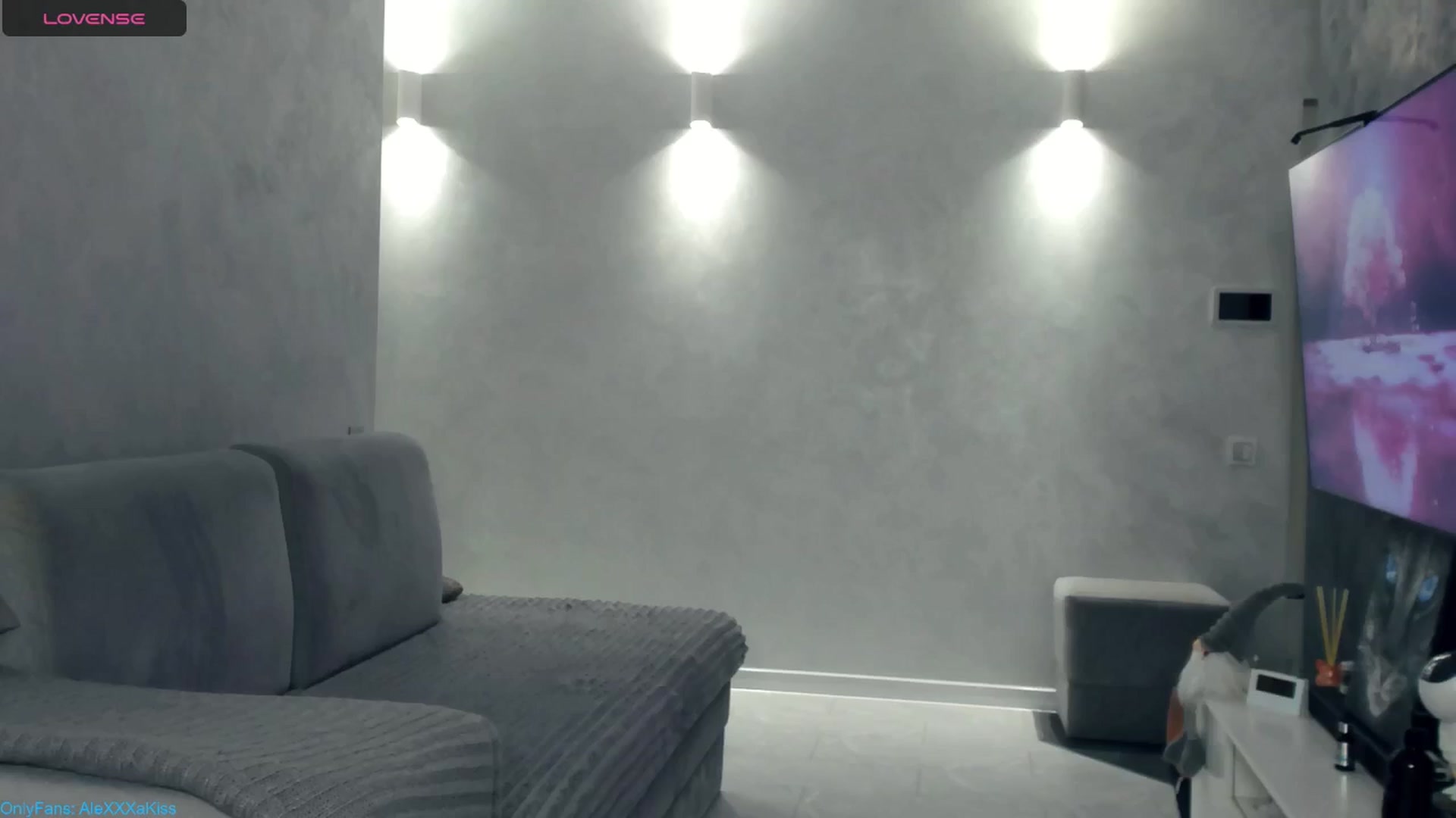 Gallery image thumbnail from AleXXXaKiss's myfreecams stream on, 02/16/2025, 15:31 image 2 of 20