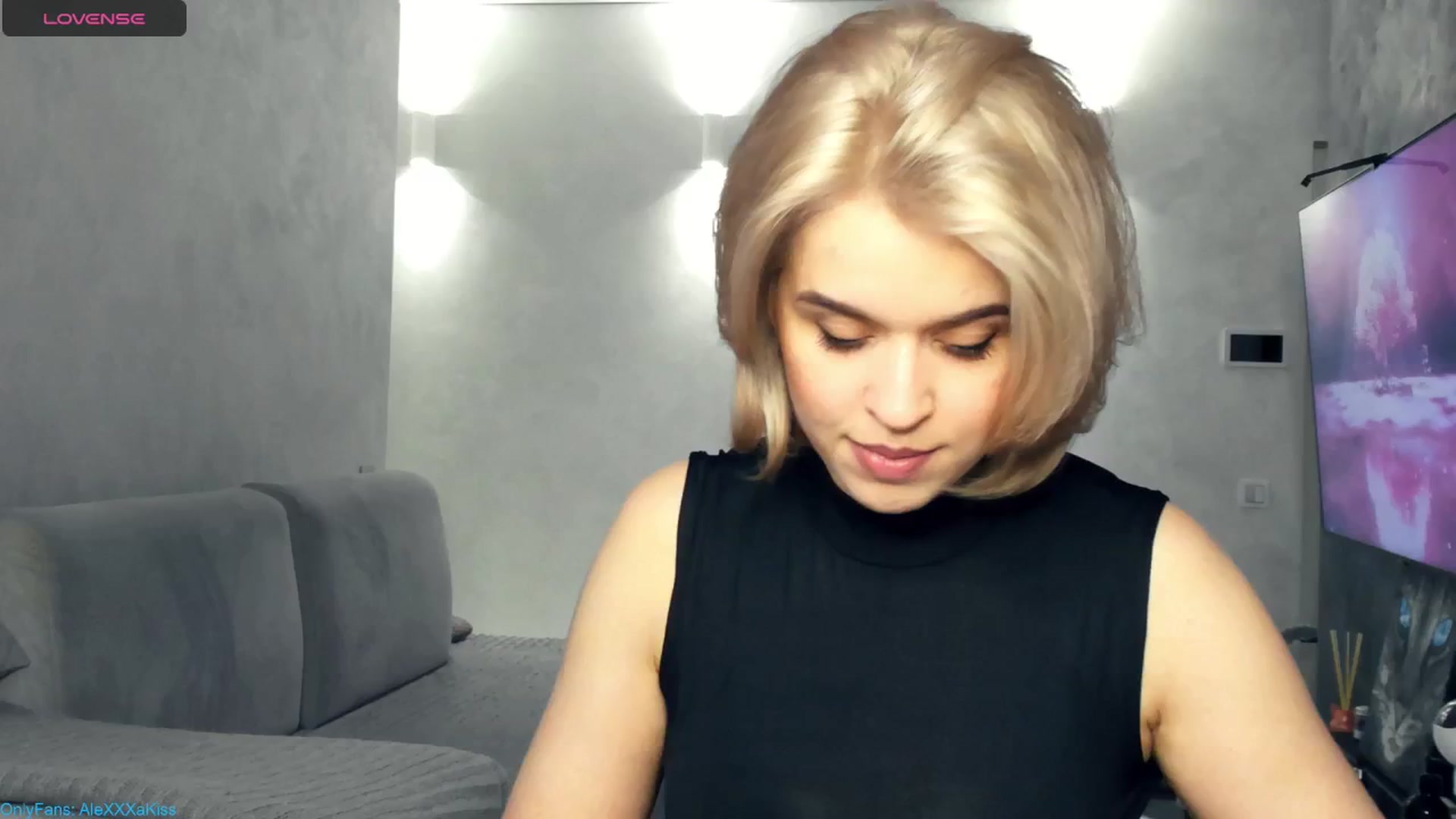 Gallery image thumbnail from AleXXXaKiss's myfreecams stream on, 02/16/2025, 15:31 image 11 of 20