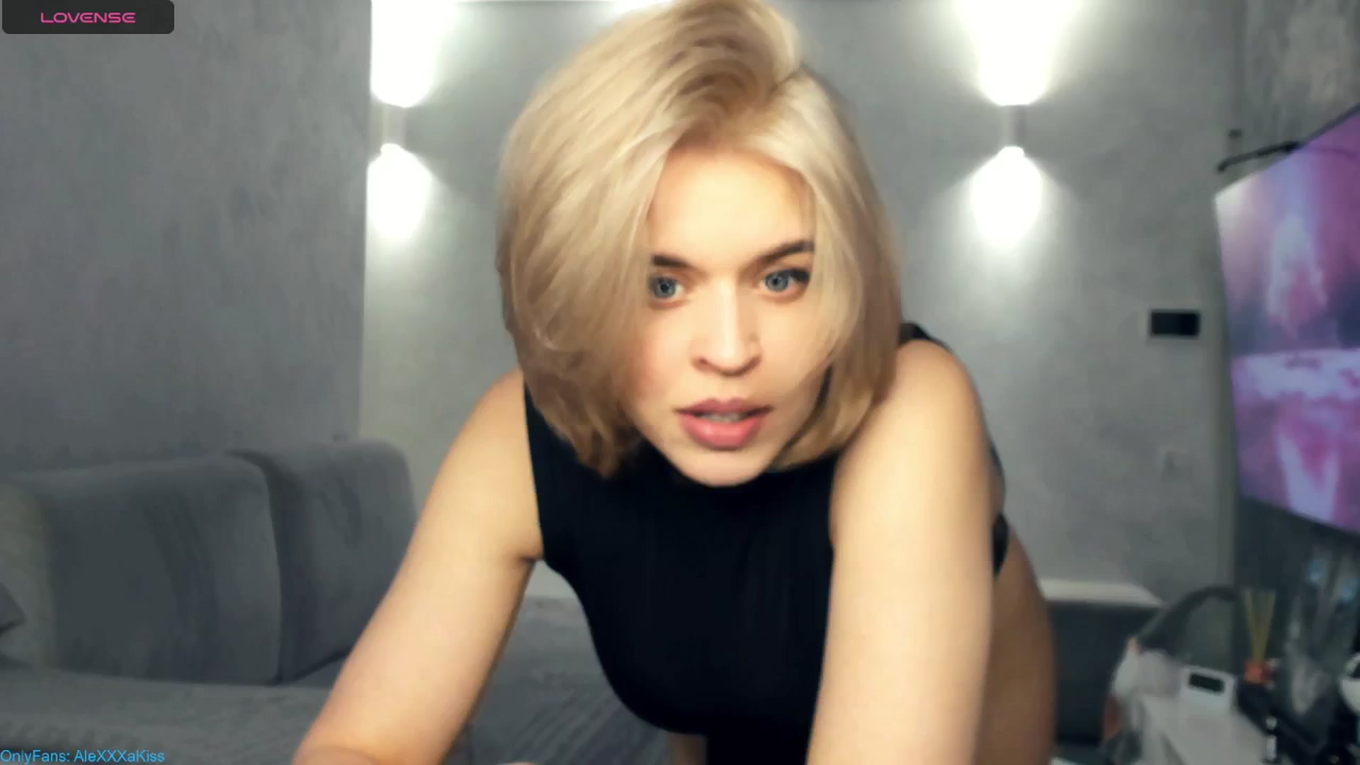 Gallery image thumbnail from AleXXXaKiss's myfreecams stream on, 02/16/2025, 15:31 image 16 of 20