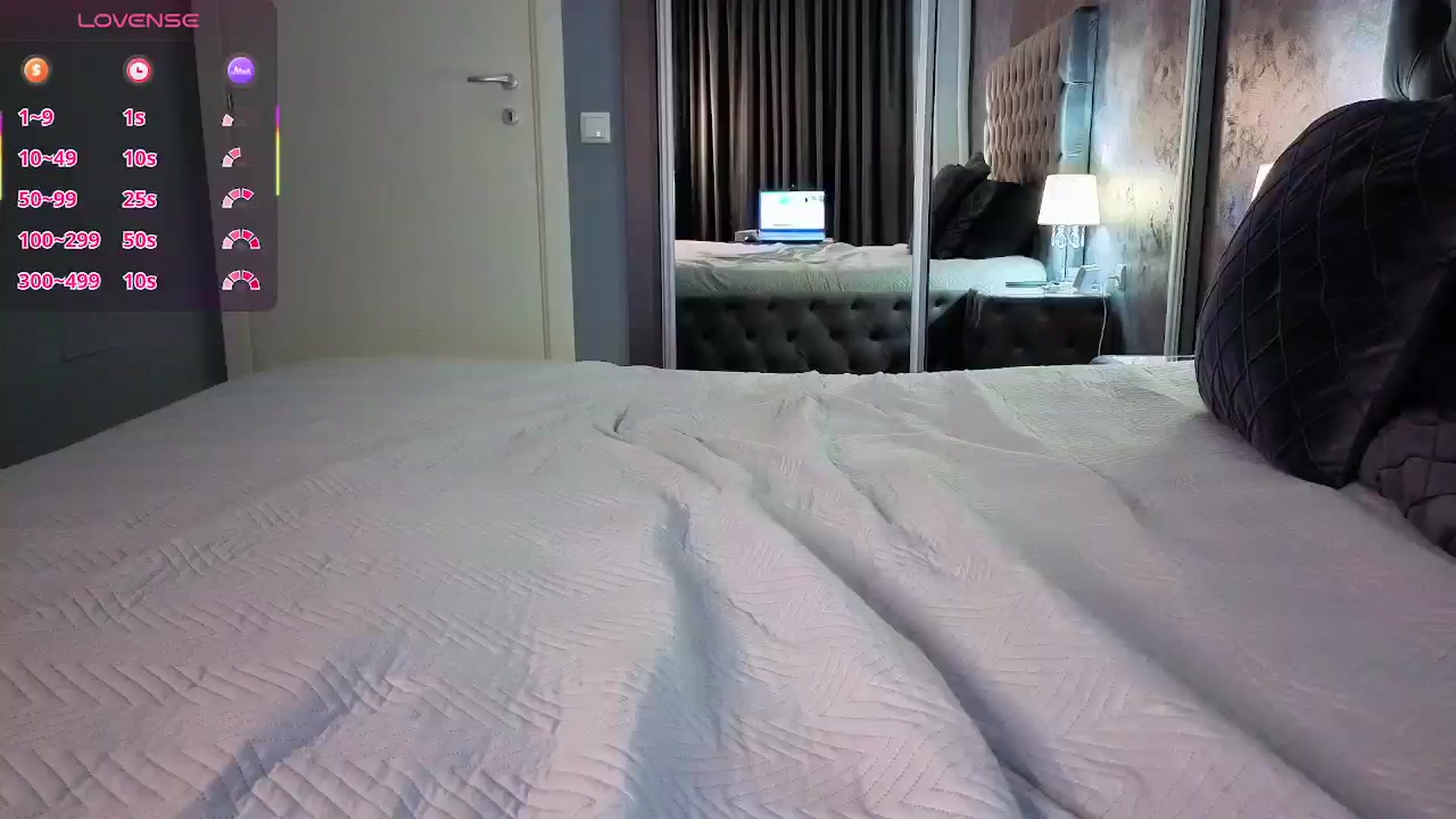 Gallery image thumbnail from Ale_xA's myfreecams stream on, 11/25/2025, 07:39 image 19 of 20