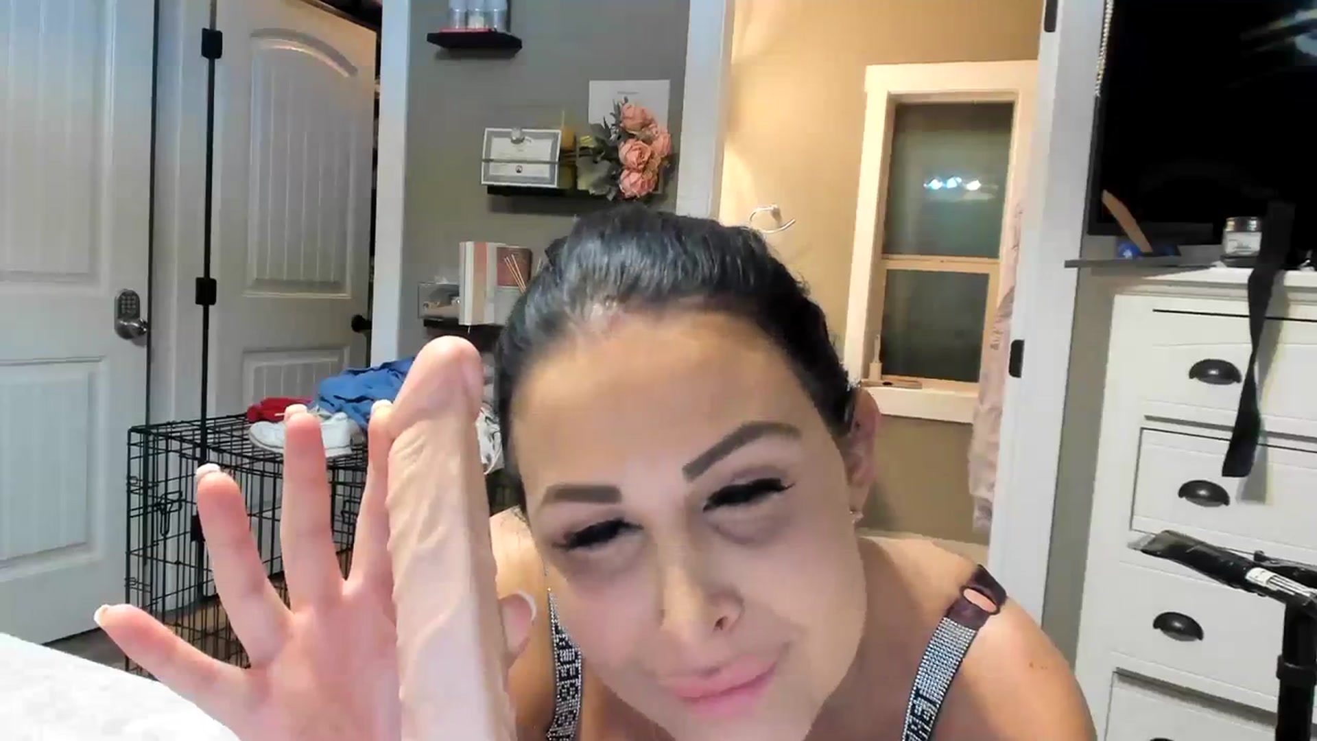 Gallery image thumbnail from AleahJasmine's myfreecams stream on, 02/16/2024, 04:02 image 3 of 20