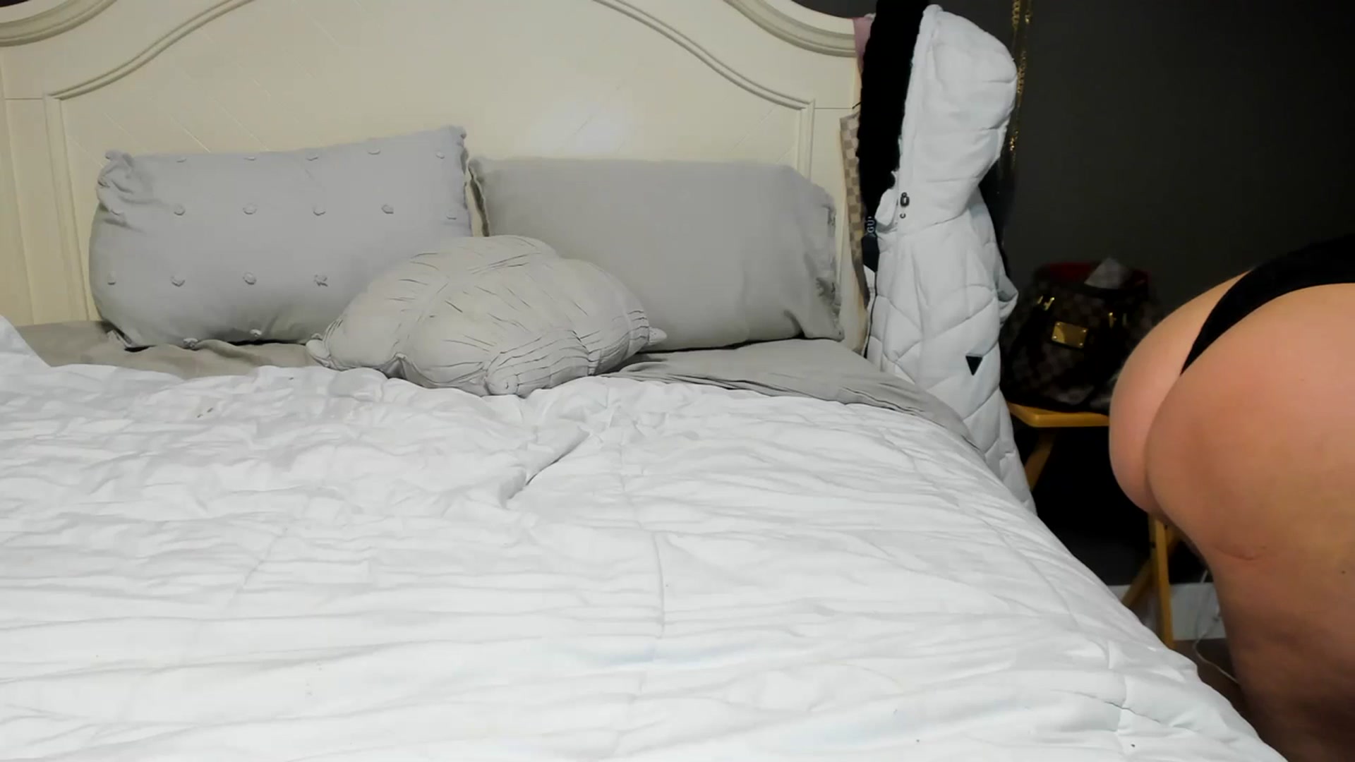 Gallery image thumbnail from AleahJasmine's myfreecams stream on, 02/18/2024, 04:13 image 11 of 20